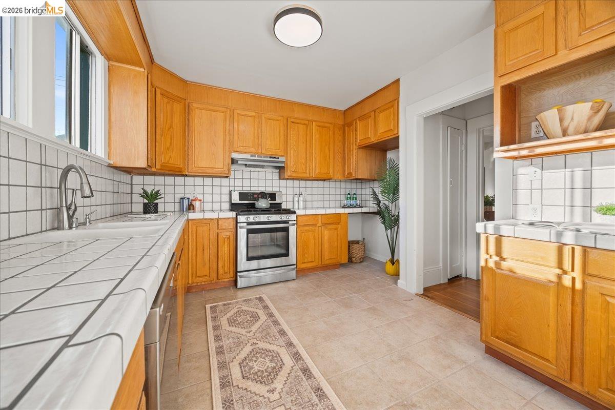 Detail Gallery Image 16 of 53 For 3118 Monticello Ave, Oakland,  CA 94619 - 3 Beds | 2 Baths