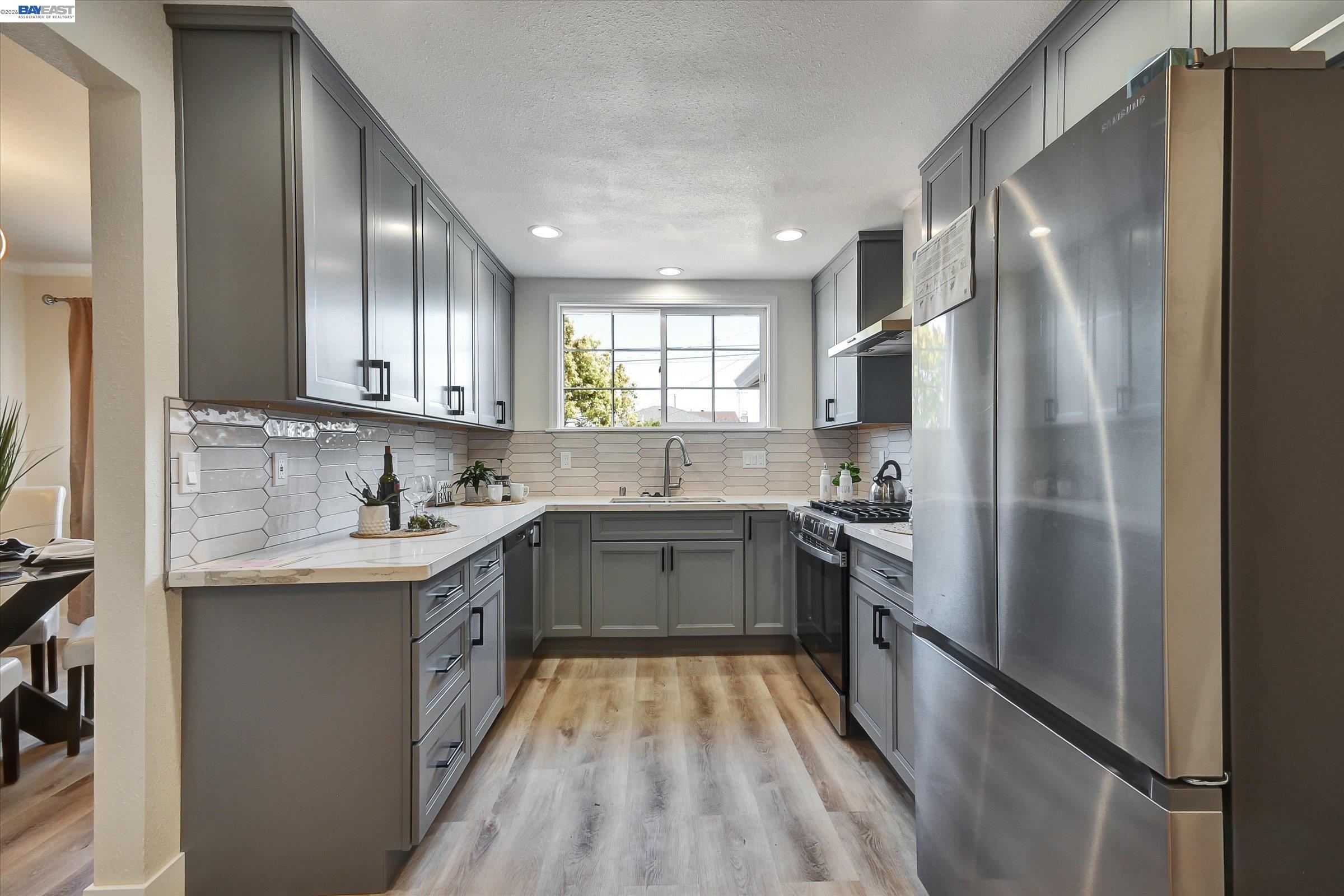 Detail Gallery Image 11 of 38 For 147 Wisteria Dr, East Palo Alto,  CA 94303 - 3 Beds | 1 Baths