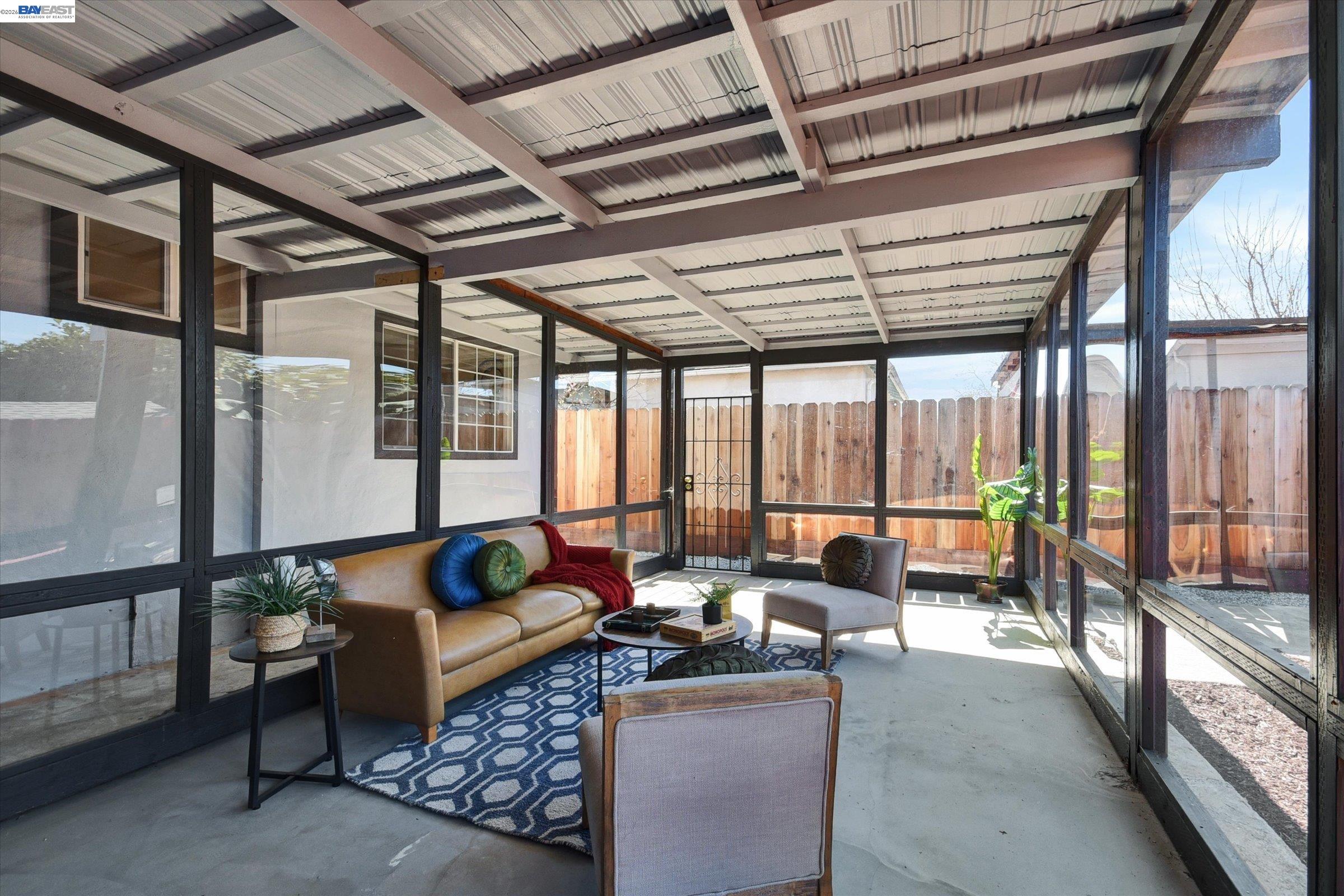 Detail Gallery Image 23 of 38 For 147 Wisteria Dr, East Palo Alto,  CA 94303 - 3 Beds | 1 Baths