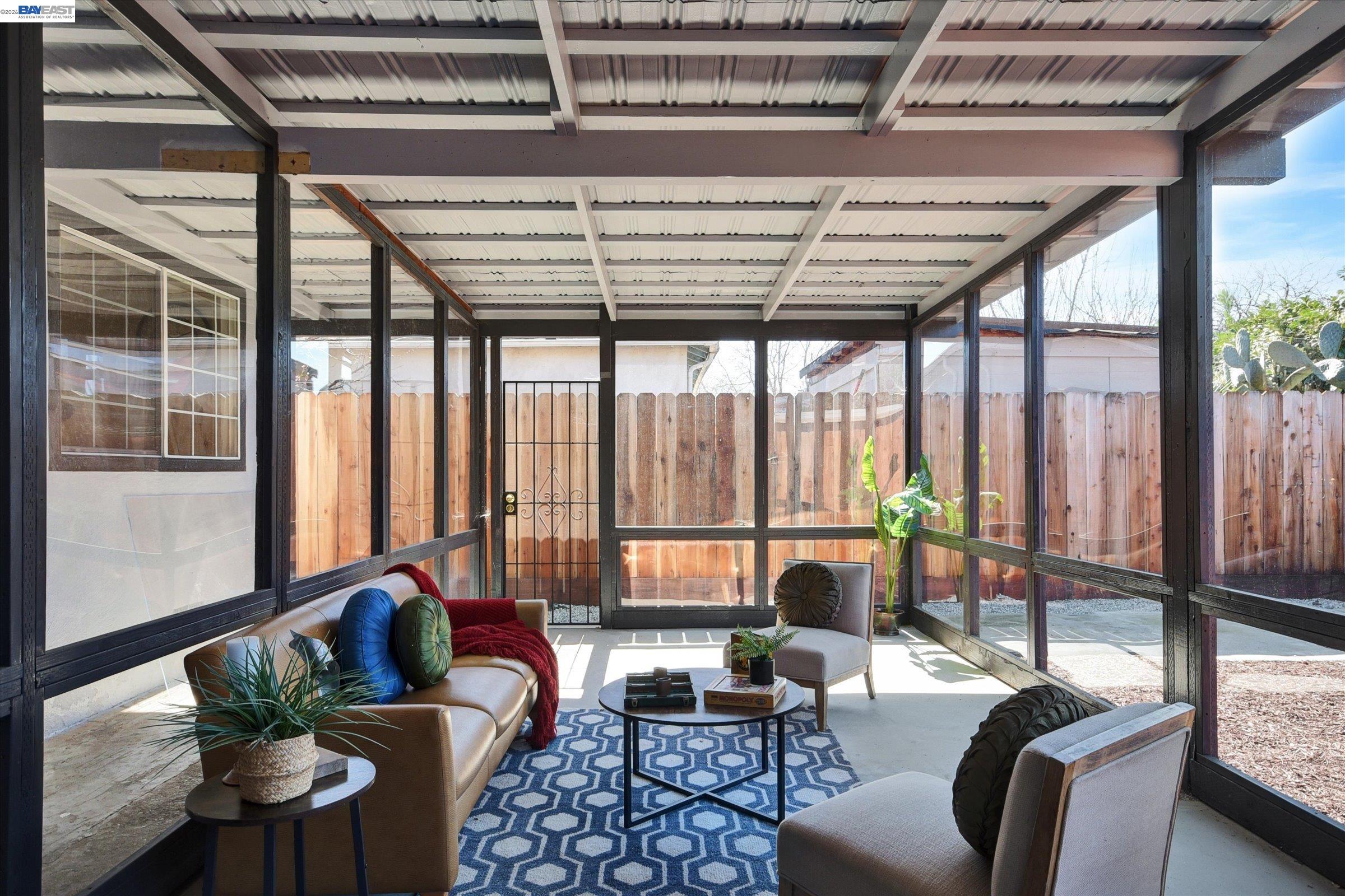 Detail Gallery Image 24 of 38 For 147 Wisteria Dr, East Palo Alto,  CA 94303 - 3 Beds | 1 Baths