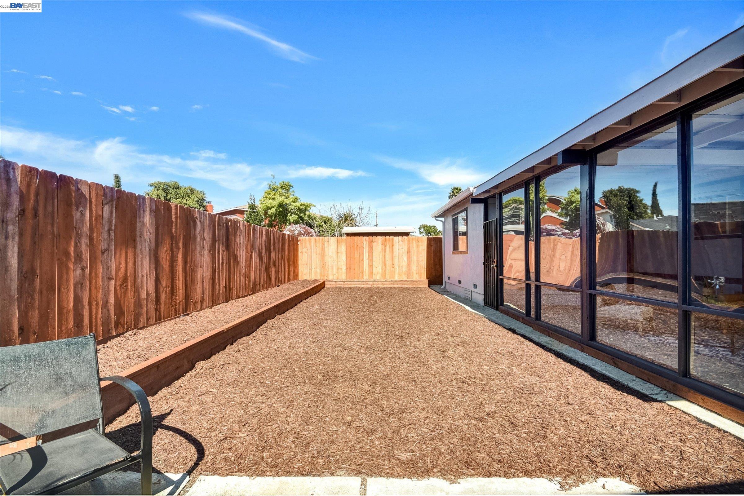 Detail Gallery Image 27 of 38 For 147 Wisteria Dr, East Palo Alto,  CA 94303 - 3 Beds | 1 Baths