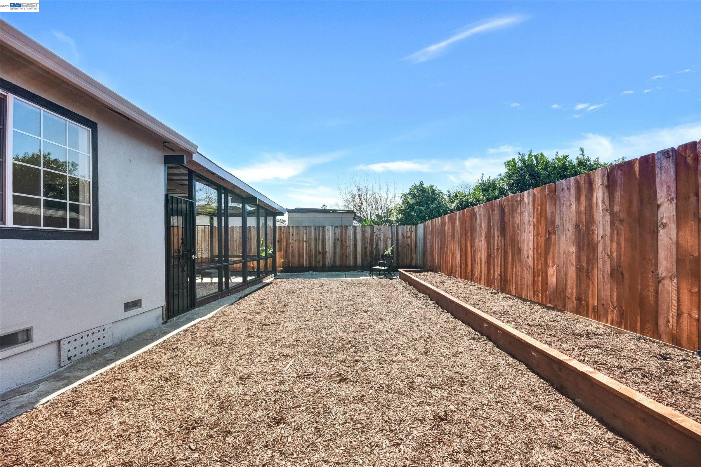 Detail Gallery Image 28 of 38 For 147 Wisteria Dr, East Palo Alto,  CA 94303 - 3 Beds | 1 Baths