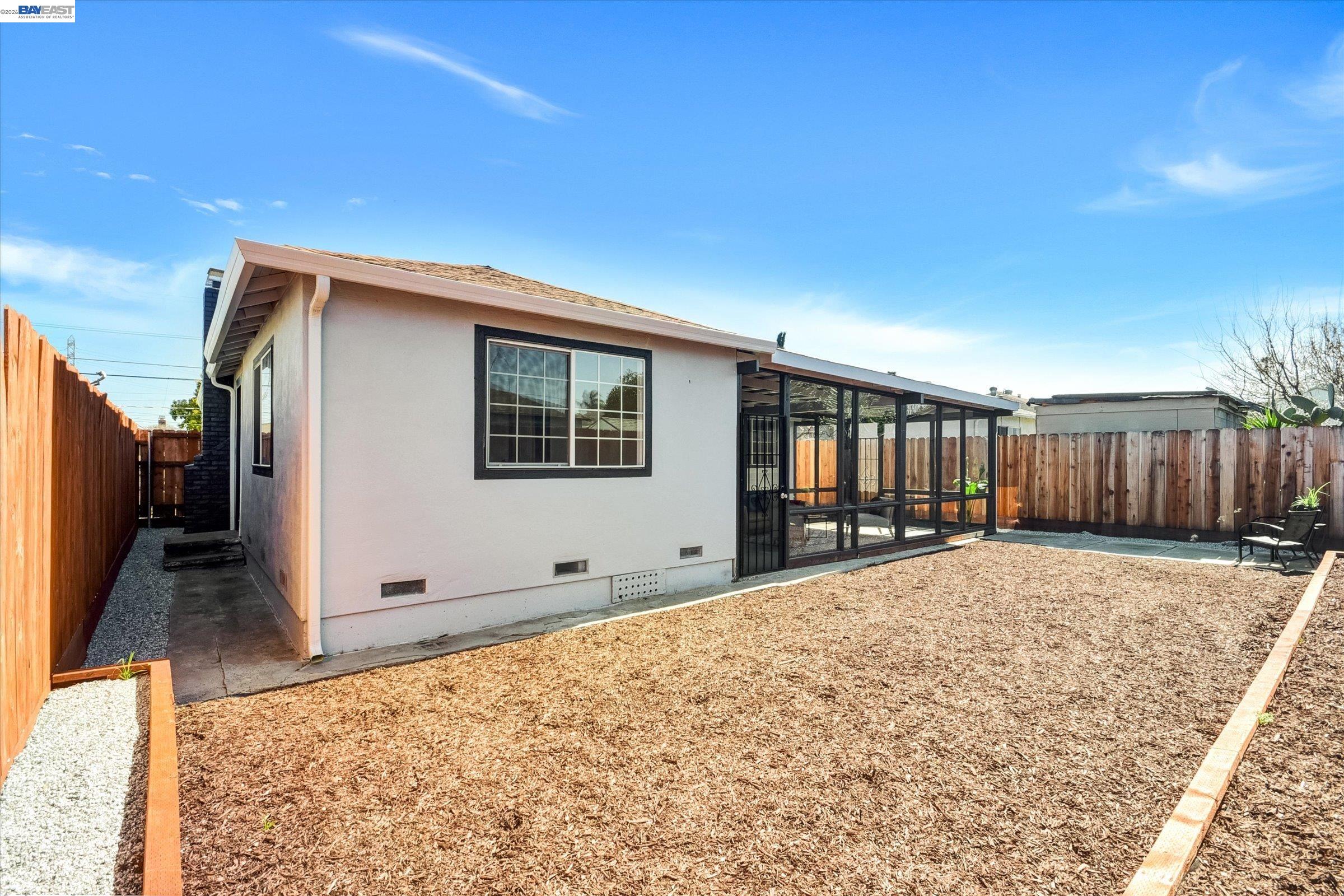 Detail Gallery Image 29 of 38 For 147 Wisteria Dr, East Palo Alto,  CA 94303 - 3 Beds | 1 Baths