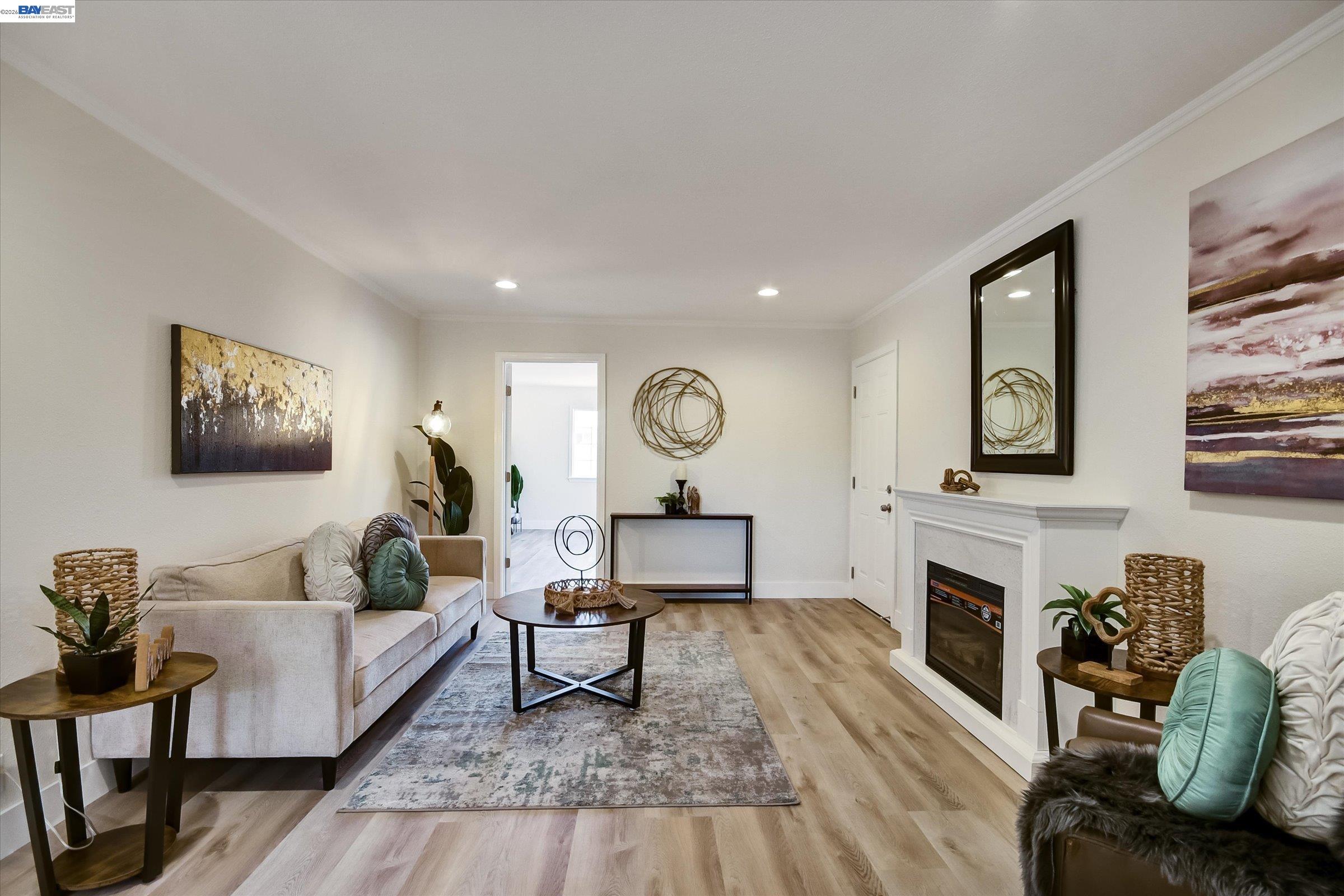 Detail Gallery Image 5 of 38 For 147 Wisteria Dr, East Palo Alto,  CA 94303 - 3 Beds | 1 Baths