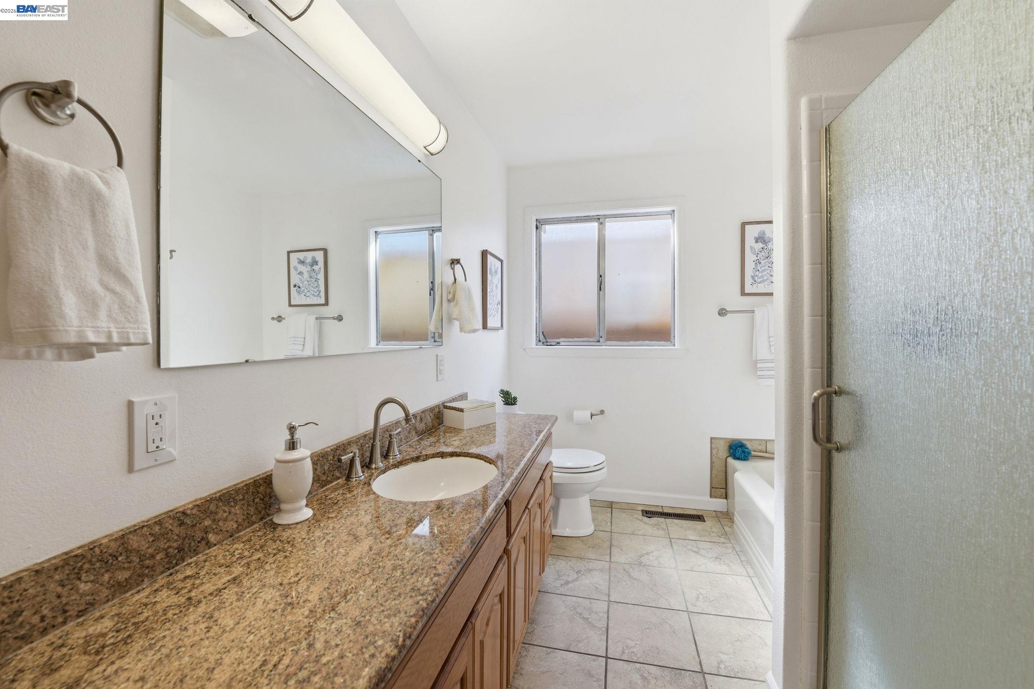 Detail Gallery Image 14 of 38 For 24889 Bland St, Hayward,  CA 94541 - 2 Beds | 1/1 Baths