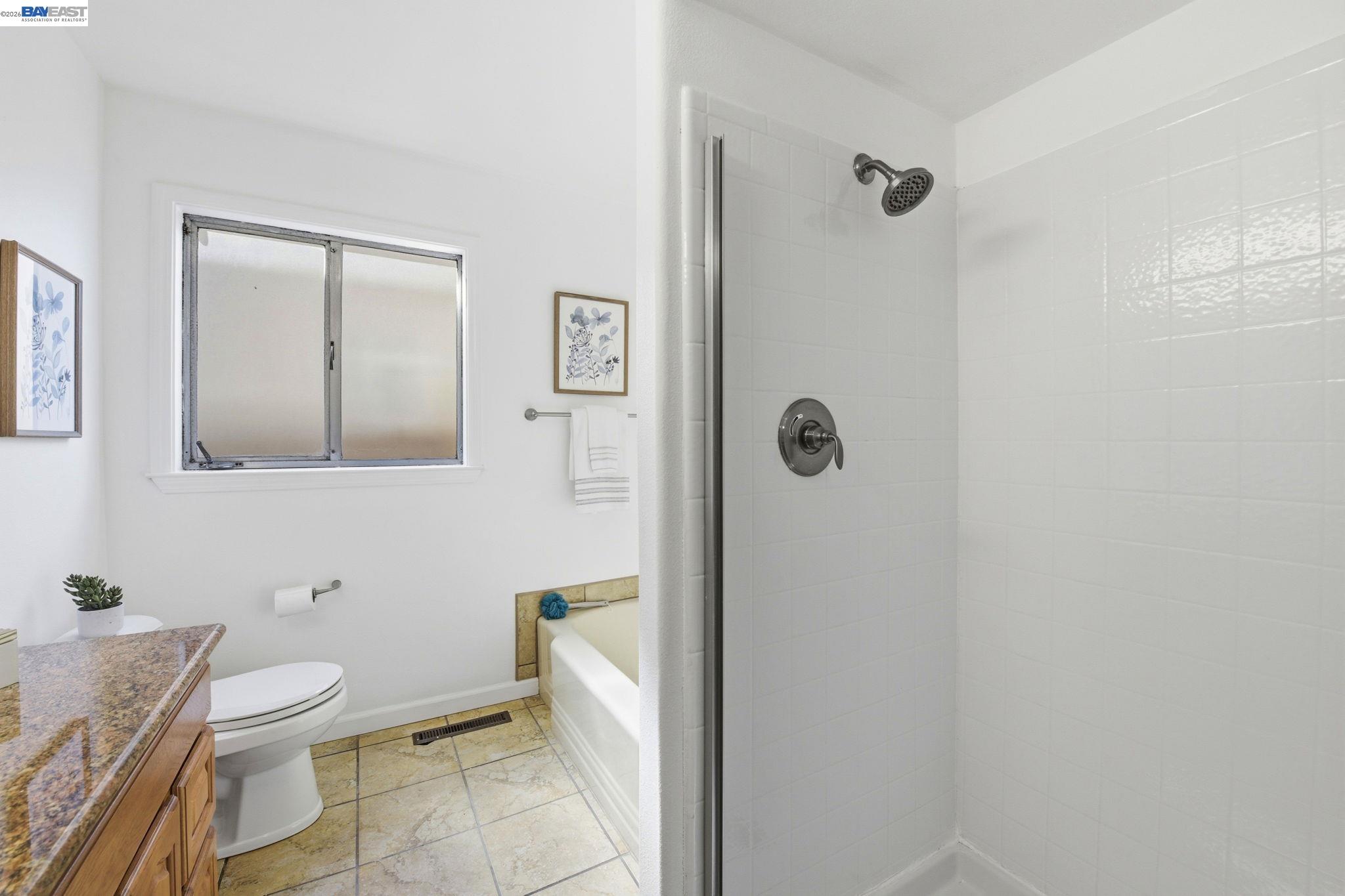 Detail Gallery Image 16 of 38 For 24889 Bland St, Hayward,  CA 94541 - 2 Beds | 1/1 Baths