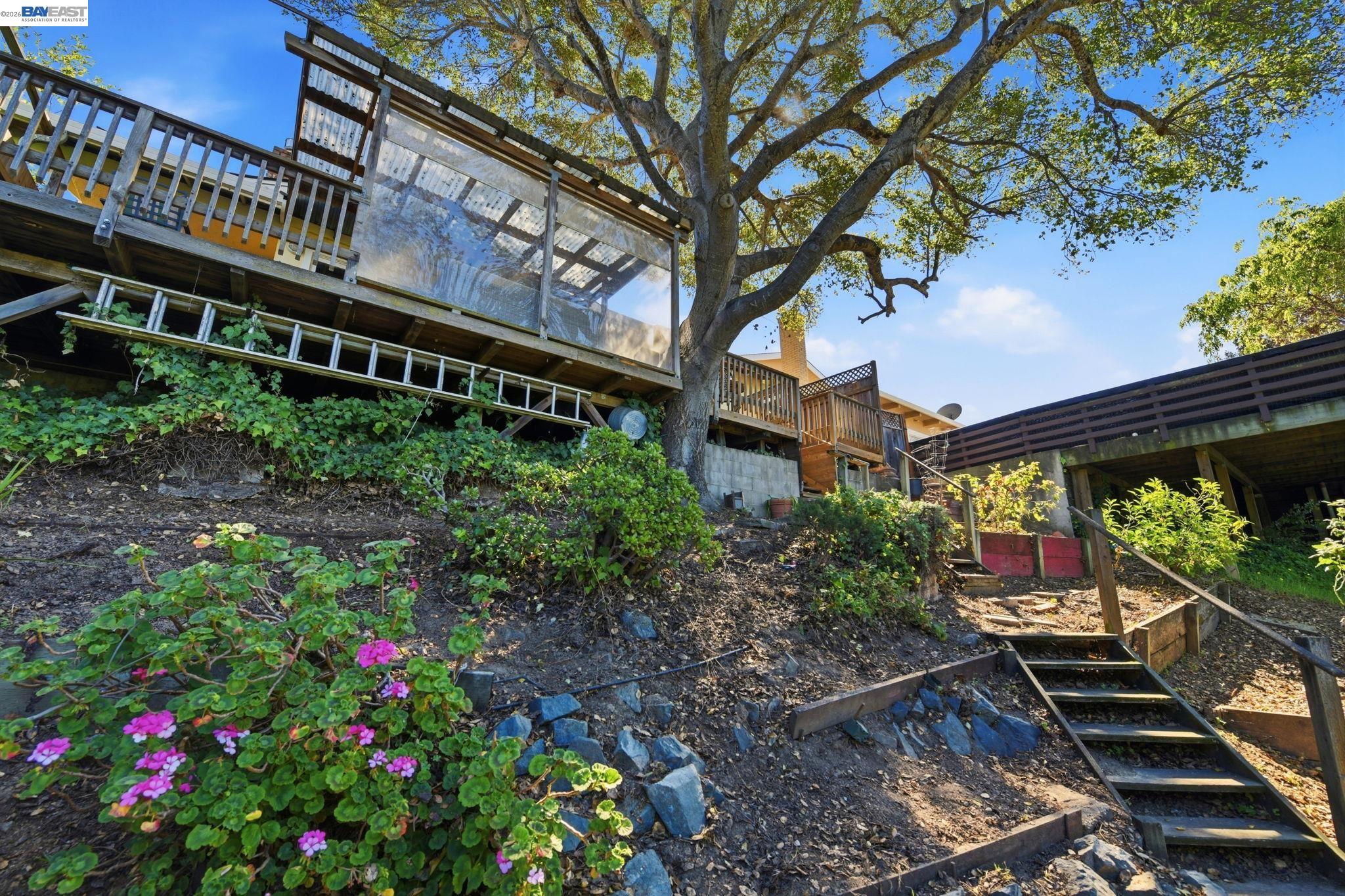 Detail Gallery Image 32 of 38 For 24889 Bland St, Hayward,  CA 94541 - 2 Beds | 1/1 Baths