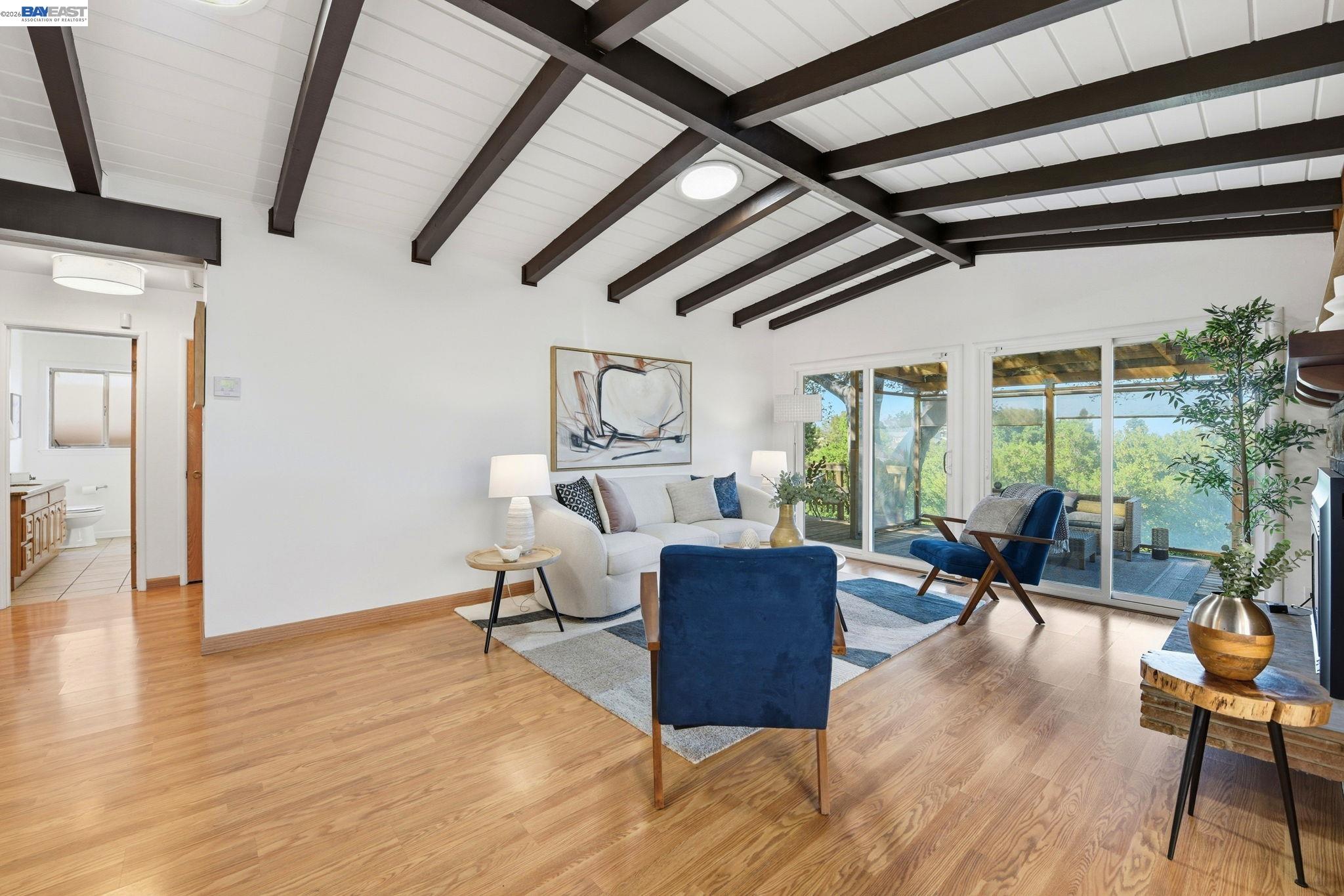 Detail Gallery Image 6 of 38 For 24889 Bland St, Hayward,  CA 94541 - 2 Beds | 1/1 Baths