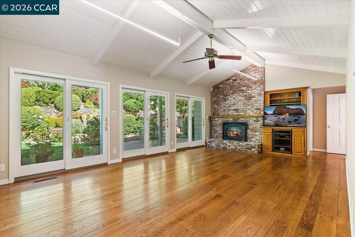 Detail Gallery Image 11 of 30 For 539 Dalewood Dr, Orinda,  CA 94563 - 4 Beds | 3 Baths