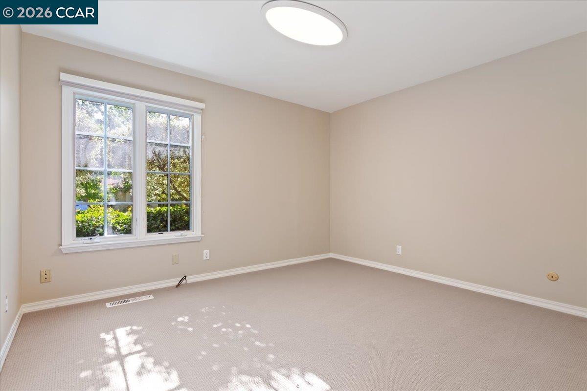 Detail Gallery Image 21 of 30 For 539 Dalewood Dr, Orinda,  CA 94563 - 4 Beds | 3 Baths