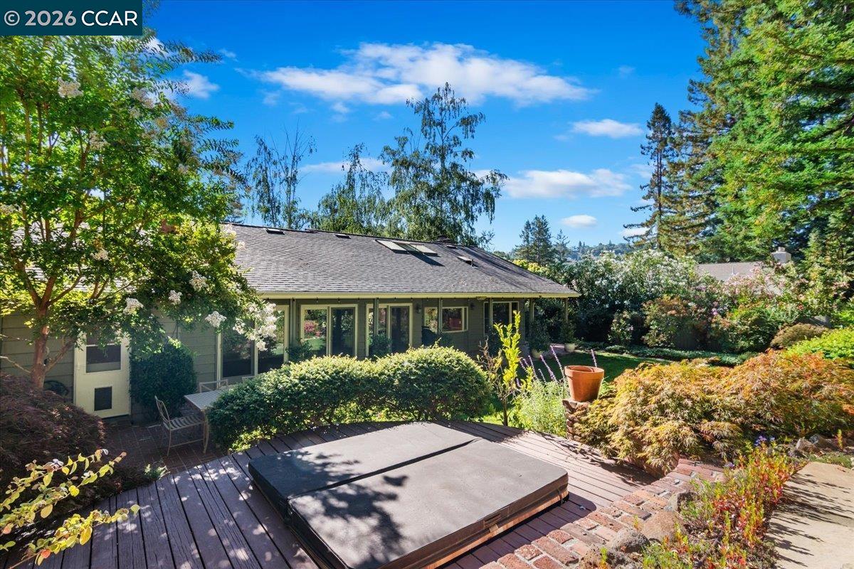 Detail Gallery Image 25 of 30 For 539 Dalewood Dr, Orinda,  CA 94563 - 4 Beds | 3 Baths