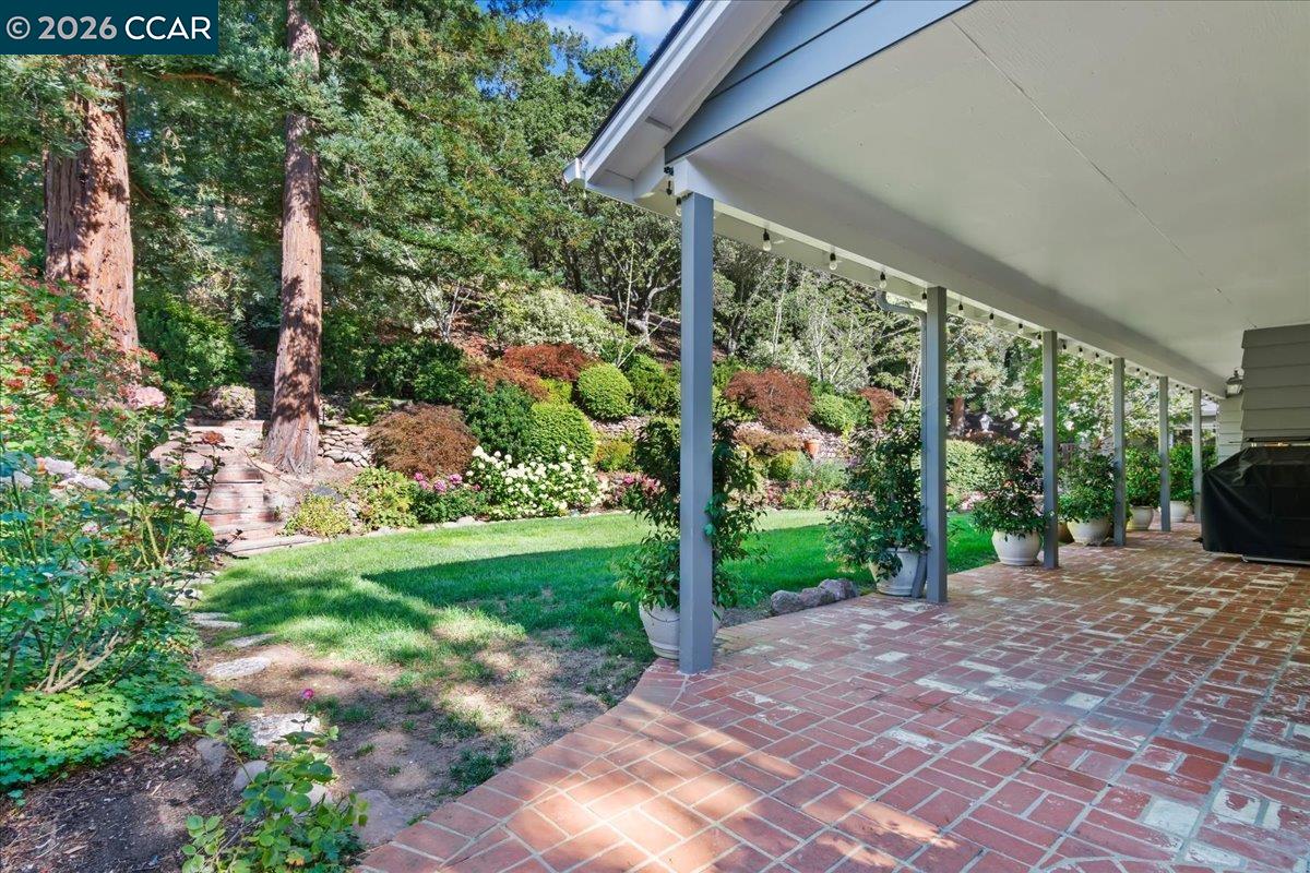 Detail Gallery Image 26 of 30 For 539 Dalewood Dr, Orinda,  CA 94563 - 4 Beds | 3 Baths