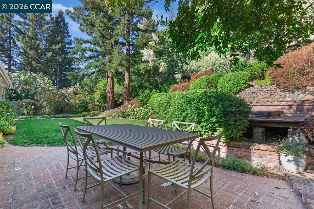 Detail Gallery Image 27 of 30 For 539 Dalewood Dr, Orinda,  CA 94563 - 4 Beds | 3 Baths