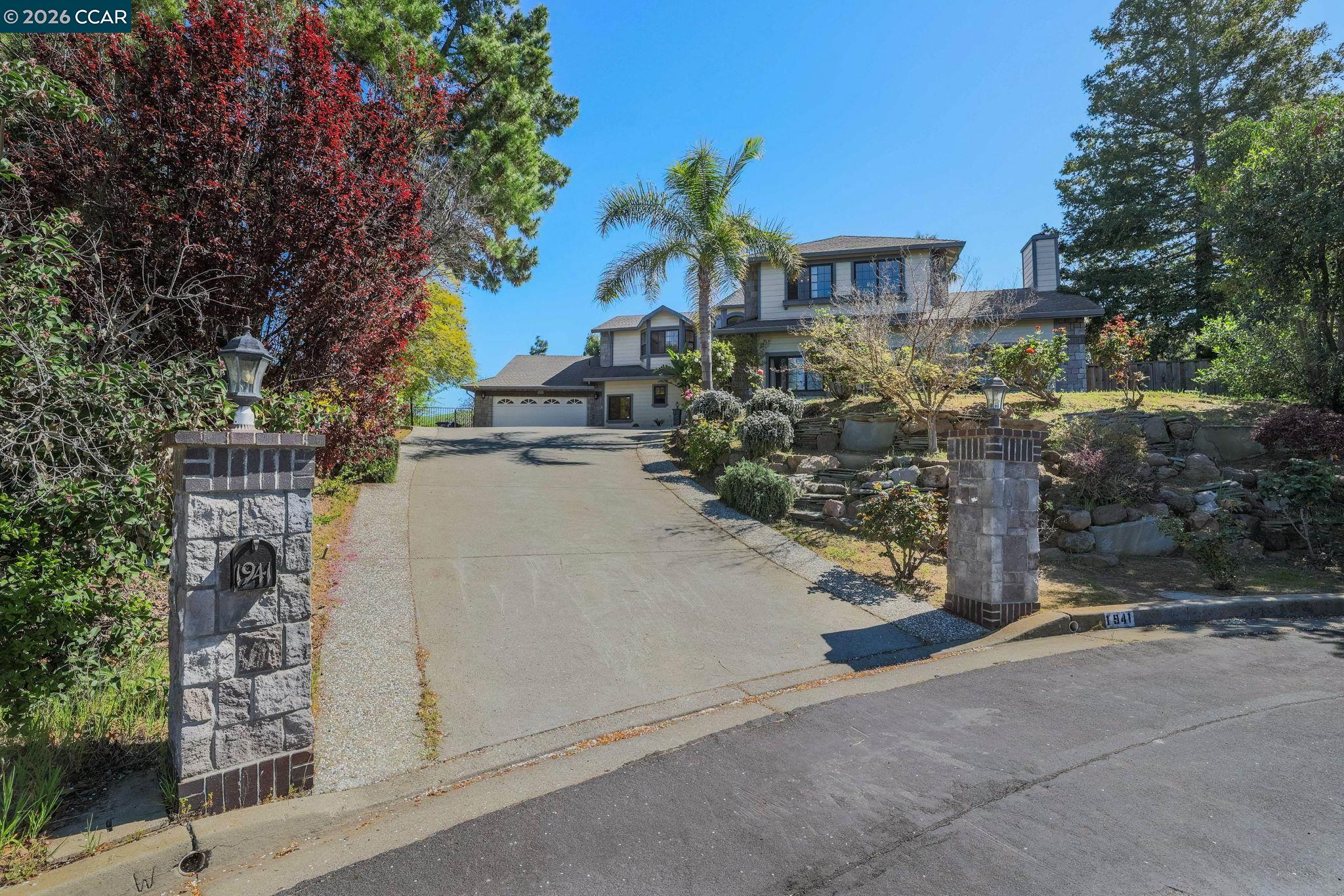 Detail Gallery Image 2 of 49 For 1941 Springridge Ct, Concord,  CA 94521 - 5 Beds | 3/1 Baths