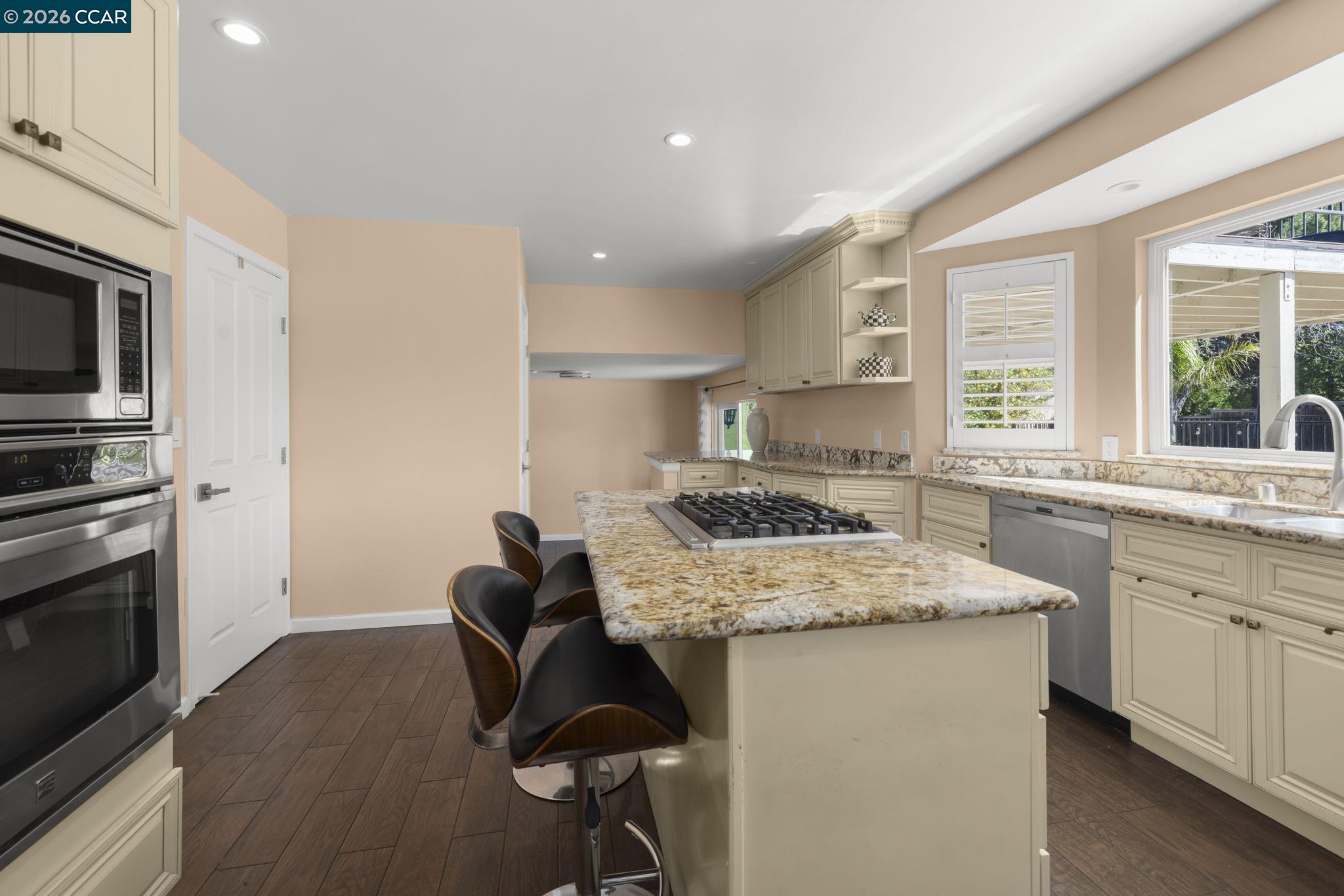 Detail Gallery Image 16 of 49 For 1941 Springridge Ct, Concord,  CA 94521 - 5 Beds | 3/1 Baths