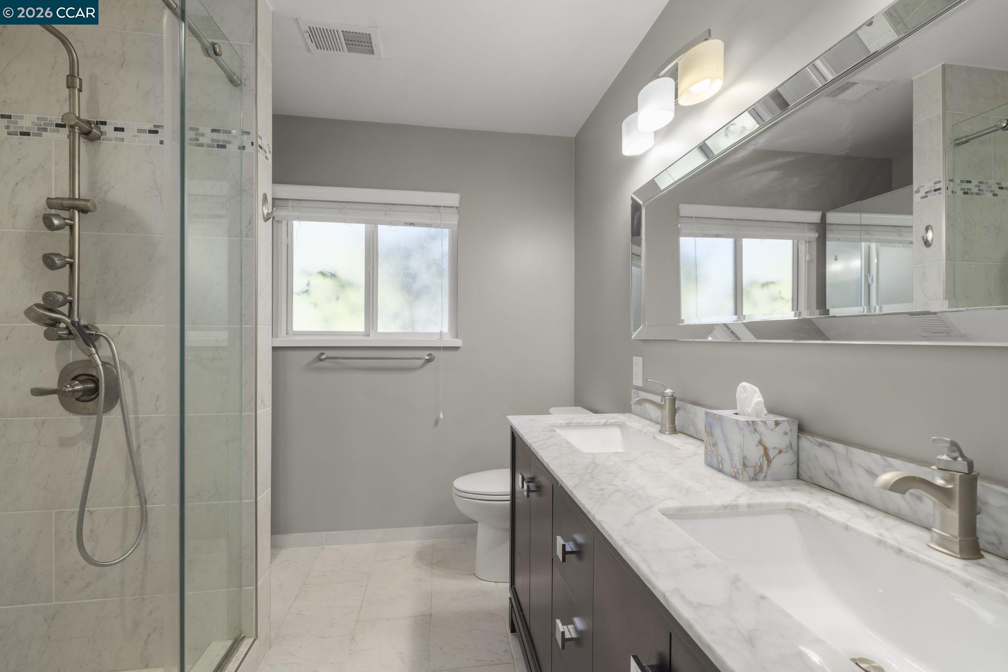 Detail Gallery Image 17 of 49 For 1941 Springridge Ct, Concord,  CA 94521 - 5 Beds | 3/1 Baths