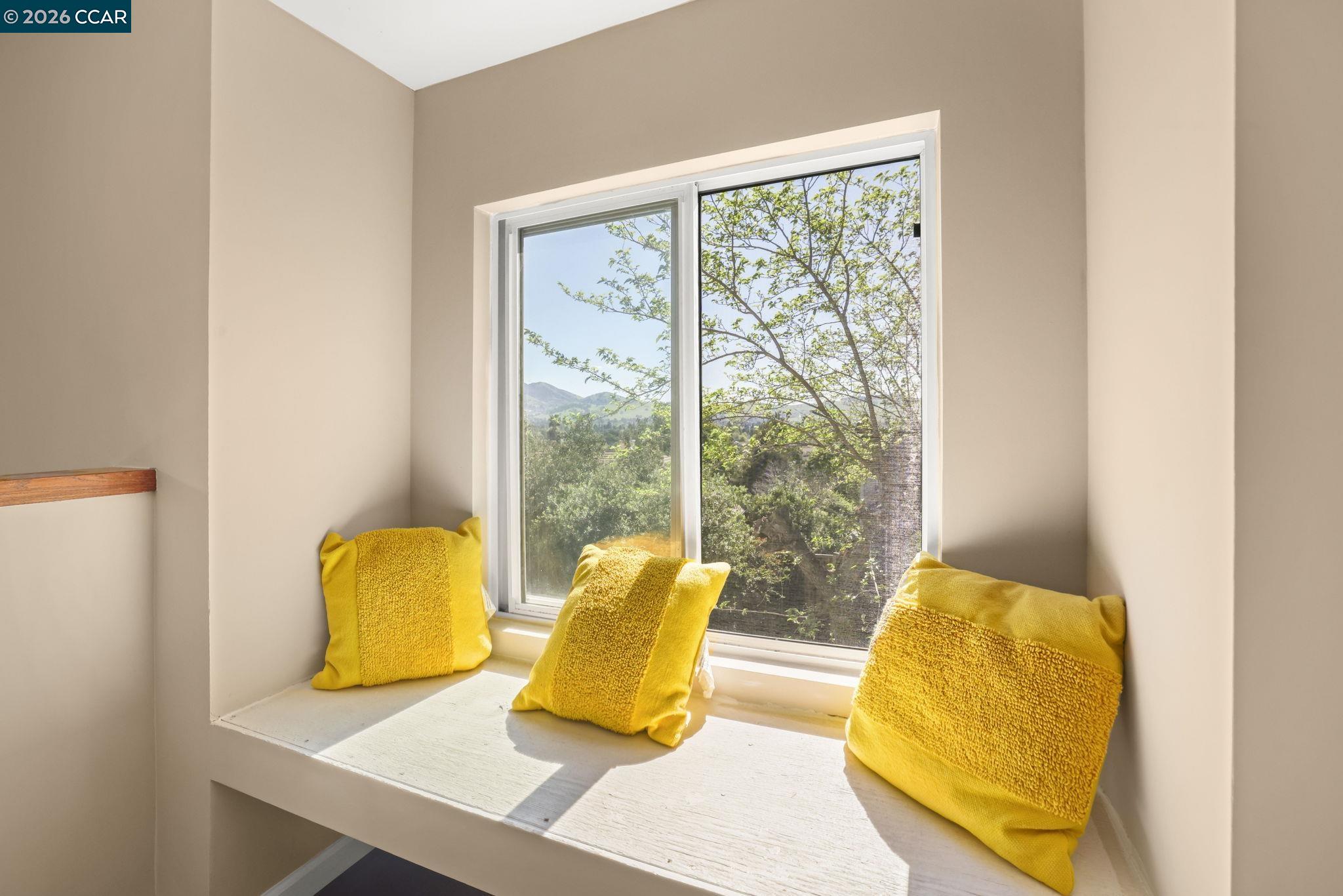 Detail Gallery Image 26 of 49 For 1941 Springridge Ct, Concord,  CA 94521 - 5 Beds | 3/1 Baths