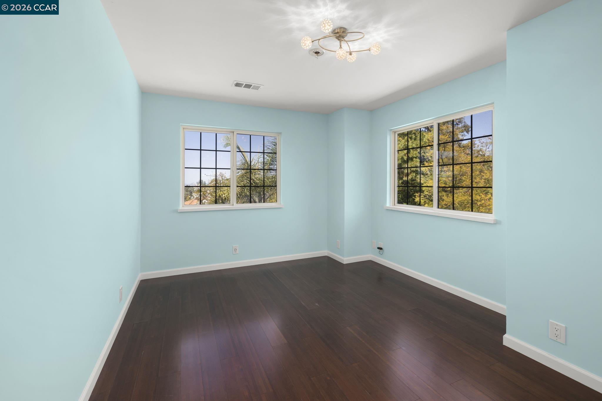 Detail Gallery Image 29 of 49 For 1941 Springridge Ct, Concord,  CA 94521 - 5 Beds | 3/1 Baths