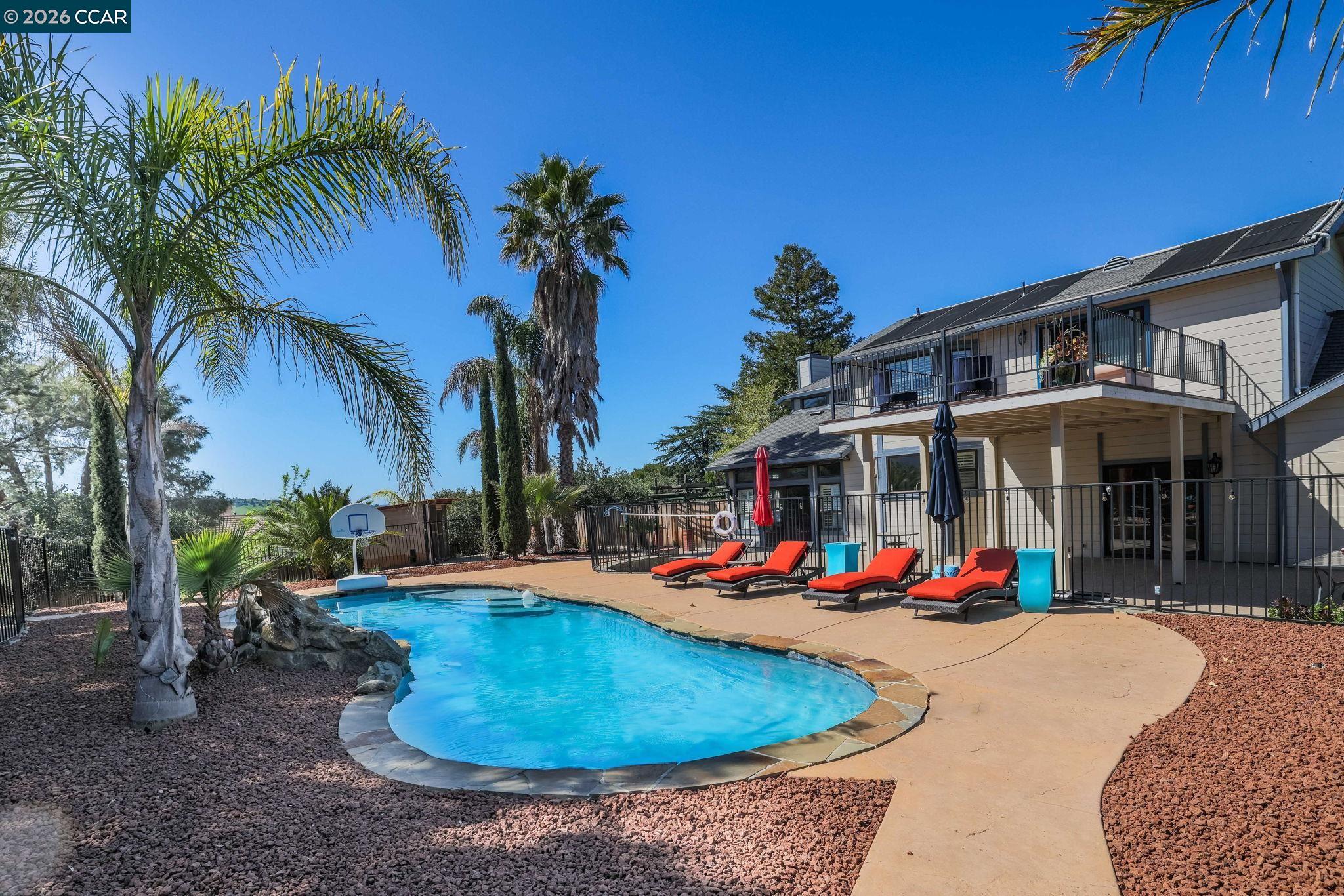 Detail Gallery Image 38 of 49 For 1941 Springridge Ct, Concord,  CA 94521 - 5 Beds | 3/1 Baths