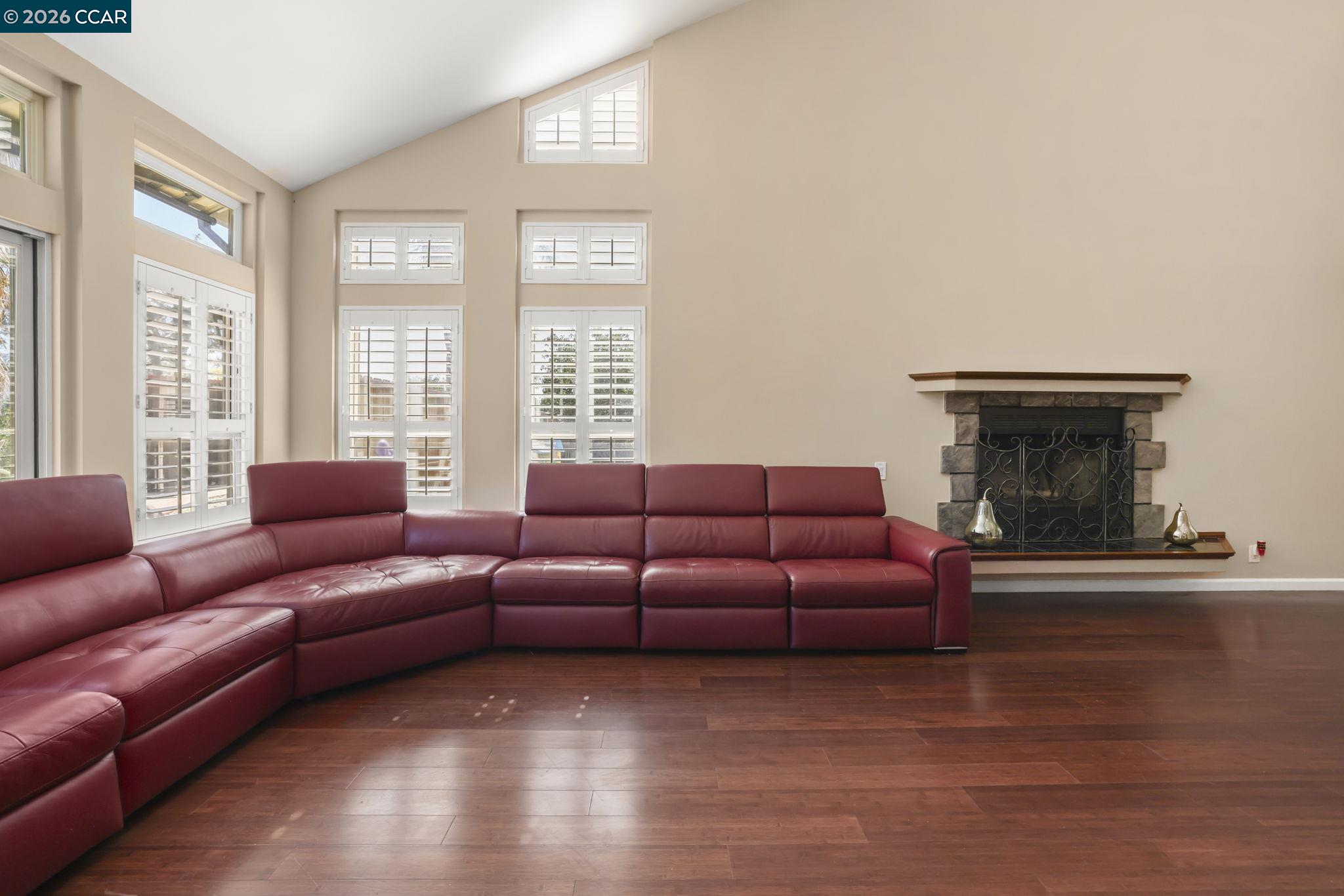 Detail Gallery Image 9 of 49 For 1941 Springridge Ct, Concord,  CA 94521 - 5 Beds | 3/1 Baths