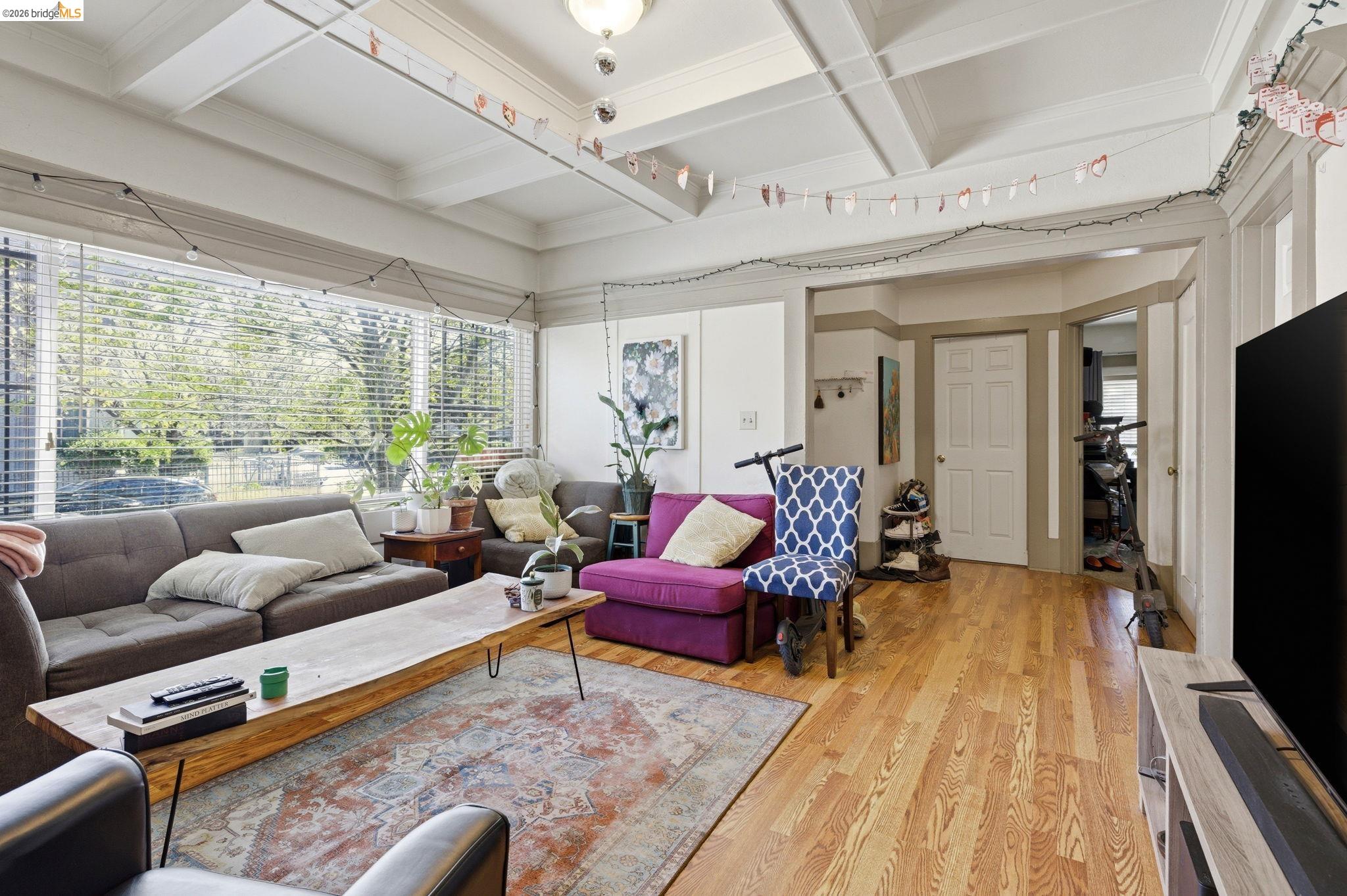 Detail Gallery Image 3 of 22 For 1102 10th St, Oakland,  CA 94607 - – Beds | – Baths