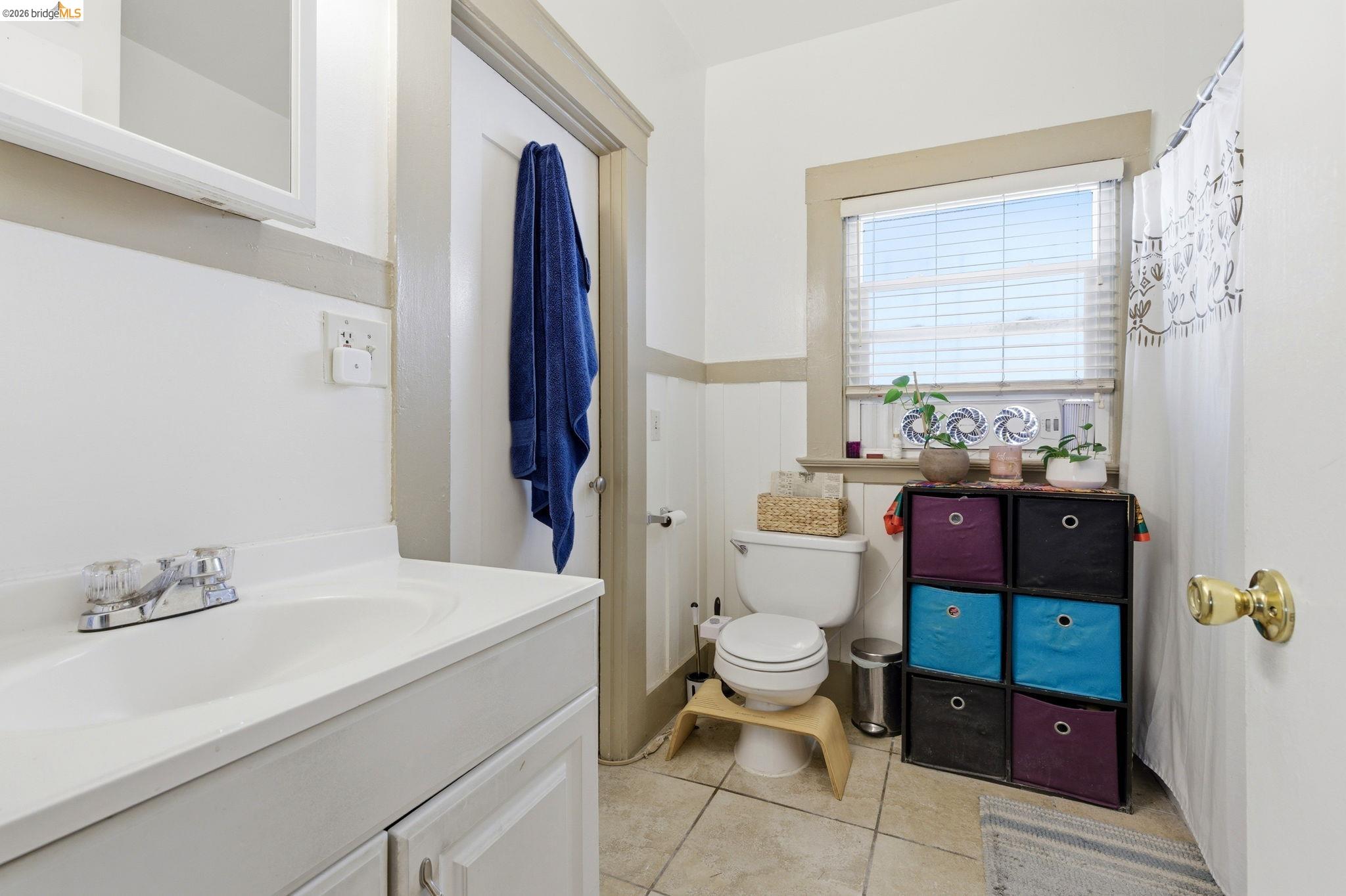 Detail Gallery Image 8 of 22 For 1102 10th St, Oakland,  CA 94607 - – Beds | – Baths