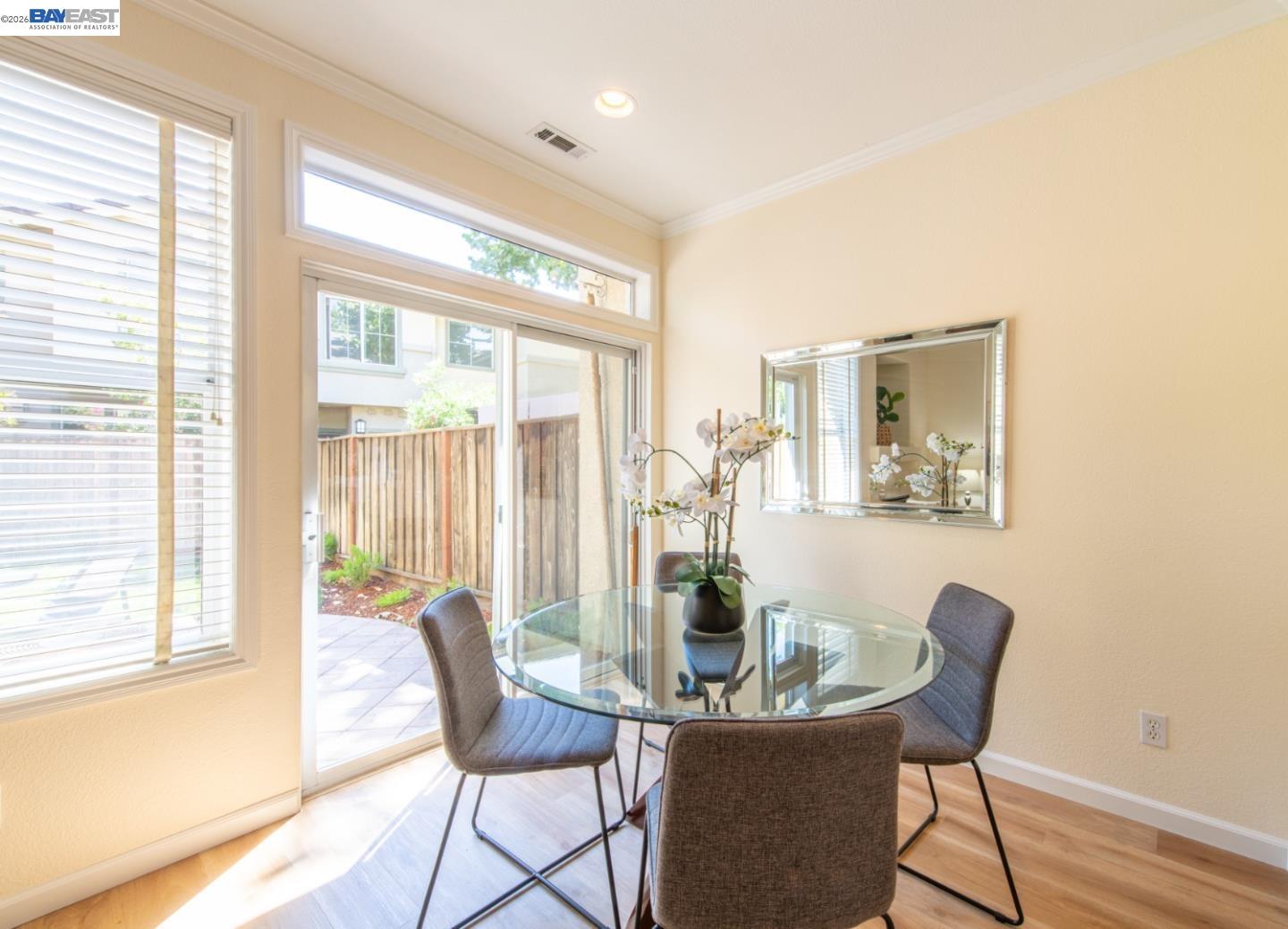 Detail Gallery Image 4 of 19 For 457 Ribbonwood Ave, San Jose,  CA 95123 - 2 Beds | 2/1 Baths