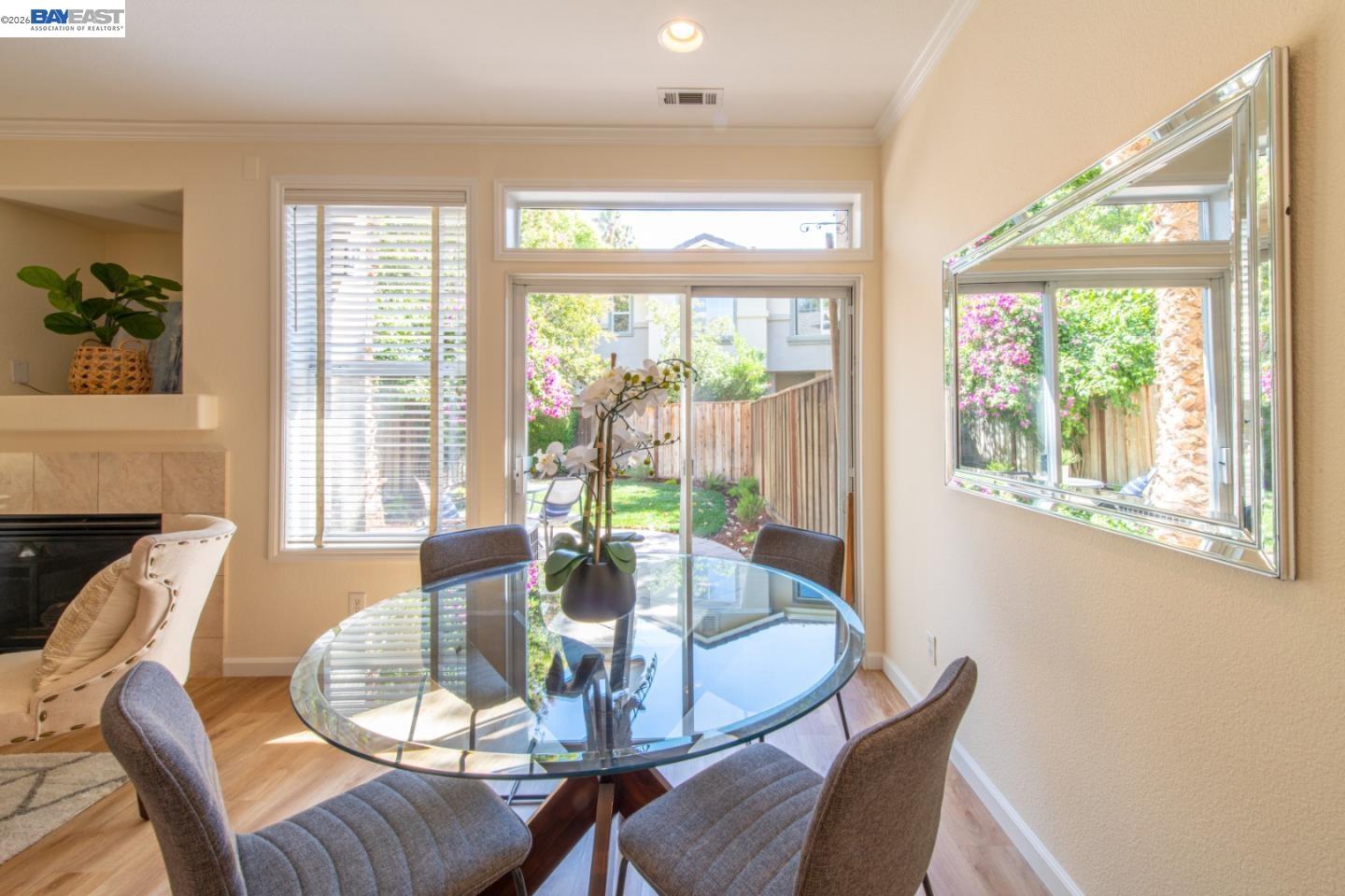 Detail Gallery Image 5 of 19 For 457 Ribbonwood Ave, San Jose,  CA 95123 - 2 Beds | 2/1 Baths