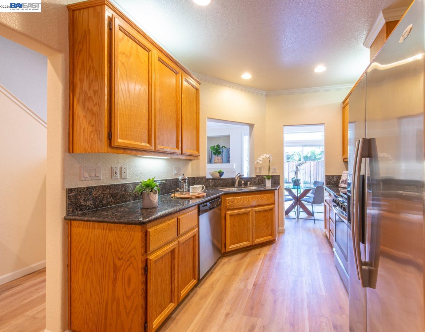 Detail Gallery Image 9 of 19 For 457 Ribbonwood Ave, San Jose,  CA 95123 - 2 Beds | 2/1 Baths