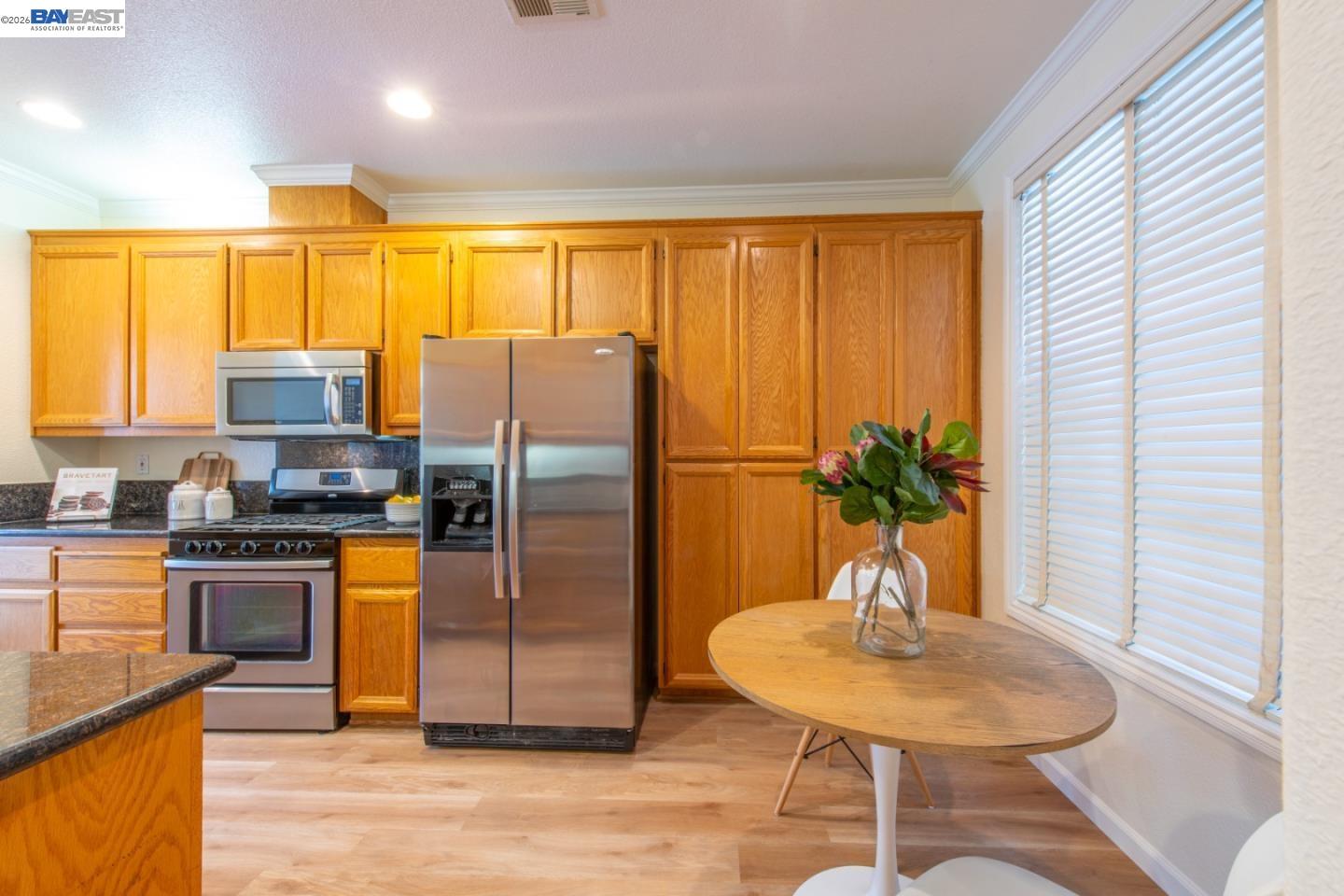 Detail Gallery Image 10 of 19 For 457 Ribbonwood Ave, San Jose,  CA 95123 - 2 Beds | 2/1 Baths