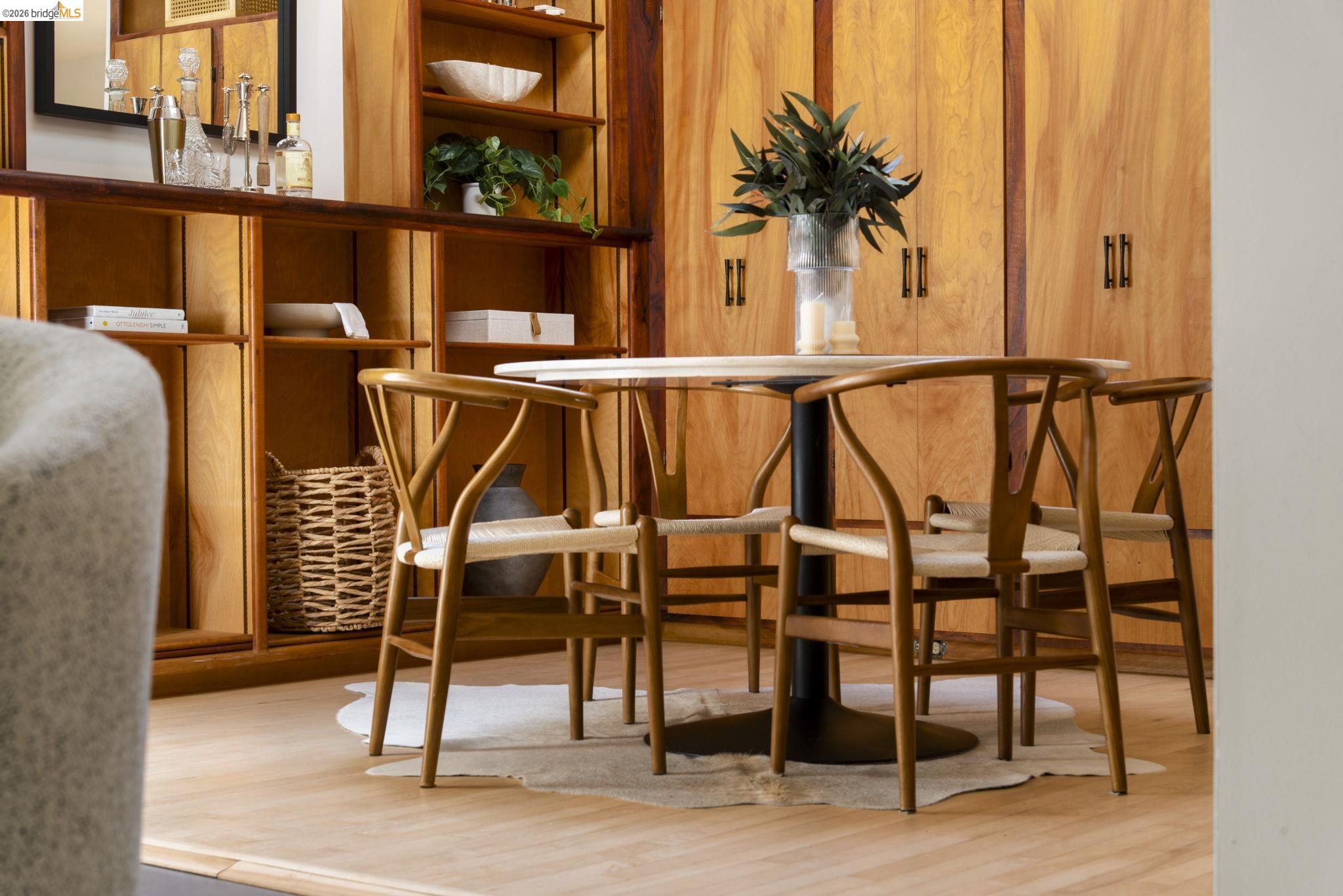 Detail Gallery Image 11 of 57 For 6966 Paso Robles Drive, Oakland,  CA 94611 - 3 Beds | 2/1 Baths