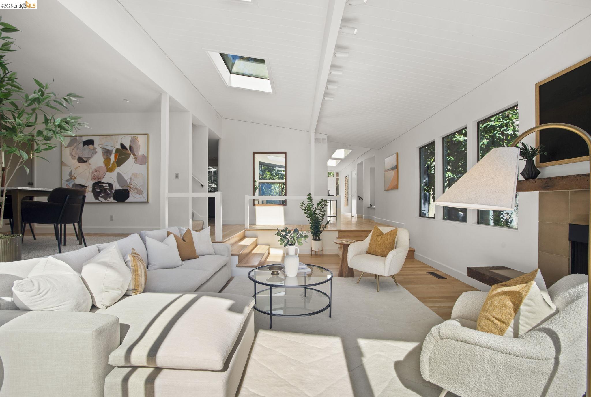 Detail Gallery Image 26 of 57 For 6966 Paso Robles Drive, Oakland,  CA 94611 - 3 Beds | 2/1 Baths