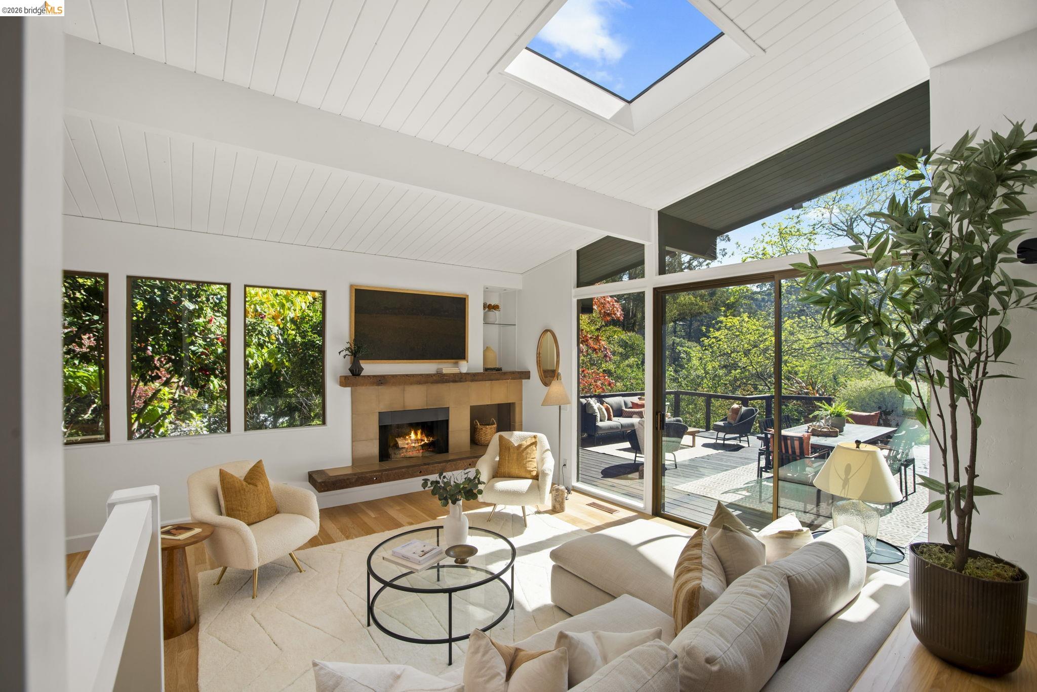 Detail Gallery Image 27 of 57 For 6966 Paso Robles Drive, Oakland,  CA 94611 - 3 Beds | 2/1 Baths