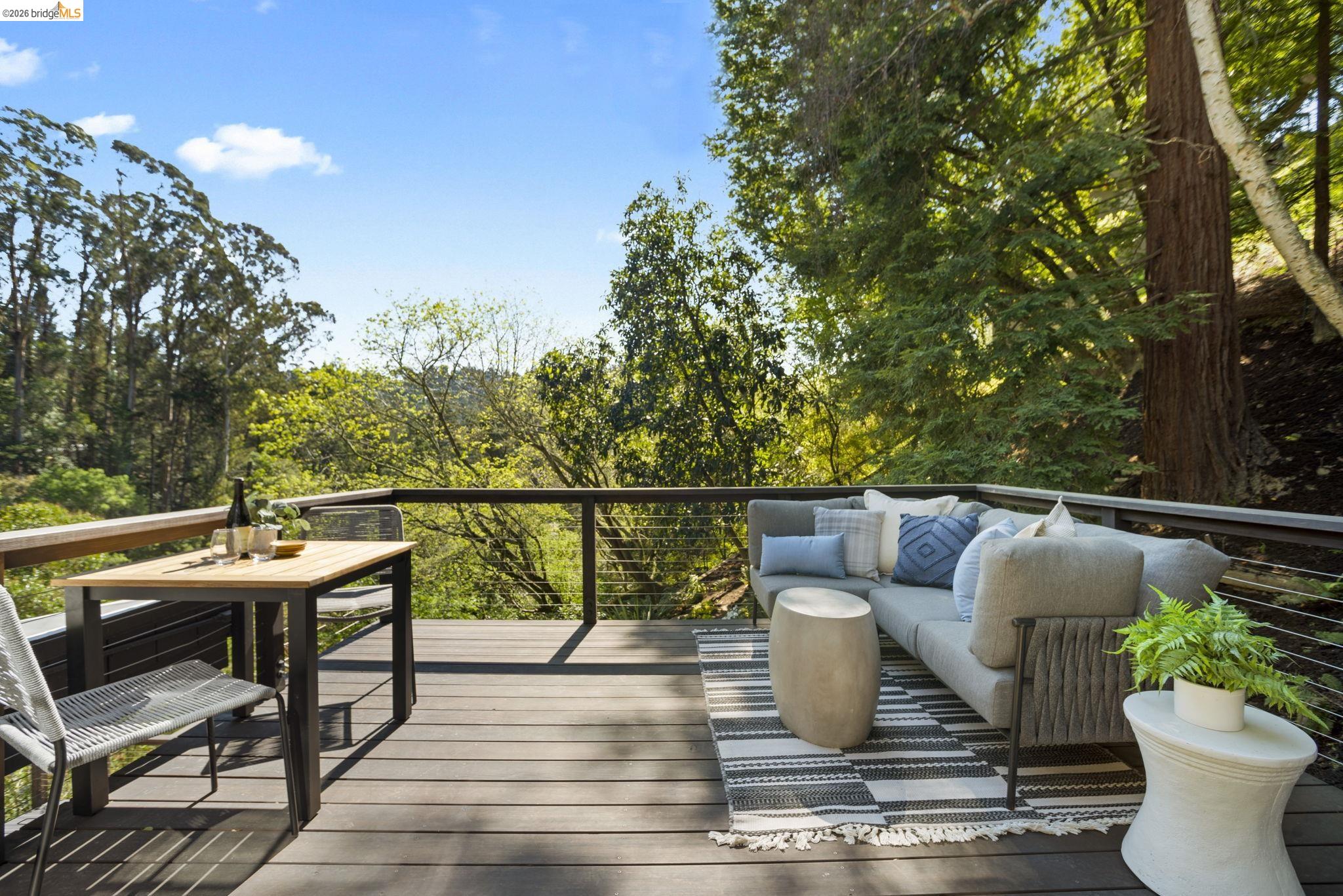 Detail Gallery Image 35 of 57 For 6966 Paso Robles Drive, Oakland,  CA 94611 - 3 Beds | 2/1 Baths