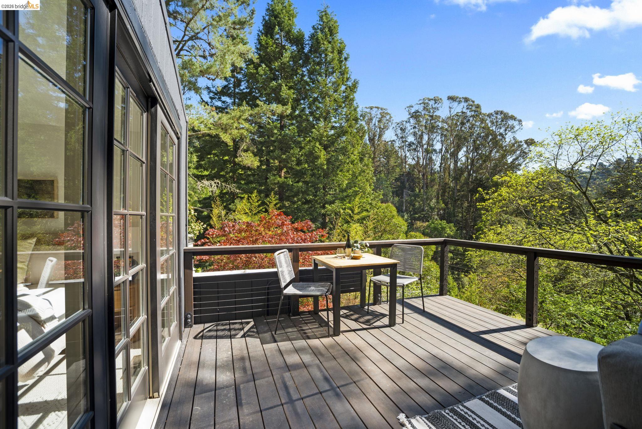 Detail Gallery Image 36 of 57 For 6966 Paso Robles Drive, Oakland,  CA 94611 - 3 Beds | 2/1 Baths