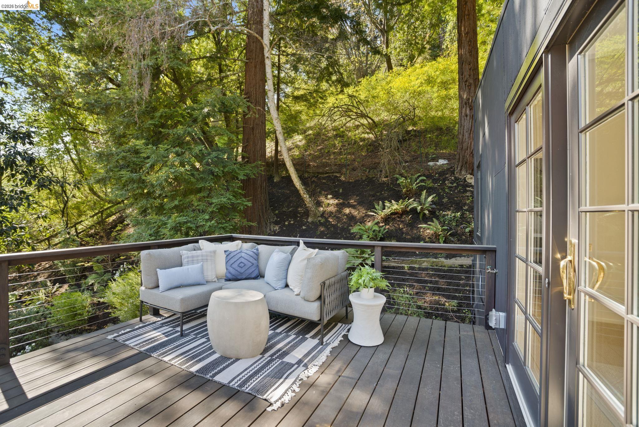 Detail Gallery Image 37 of 57 For 6966 Paso Robles Drive, Oakland,  CA 94611 - 3 Beds | 2/1 Baths