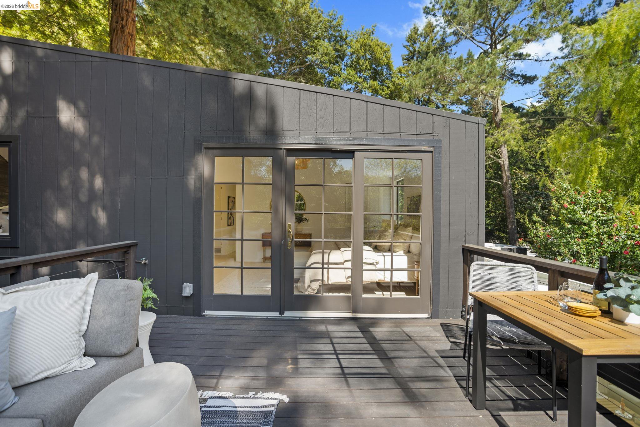 Detail Gallery Image 38 of 57 For 6966 Paso Robles Drive, Oakland,  CA 94611 - 3 Beds | 2/1 Baths