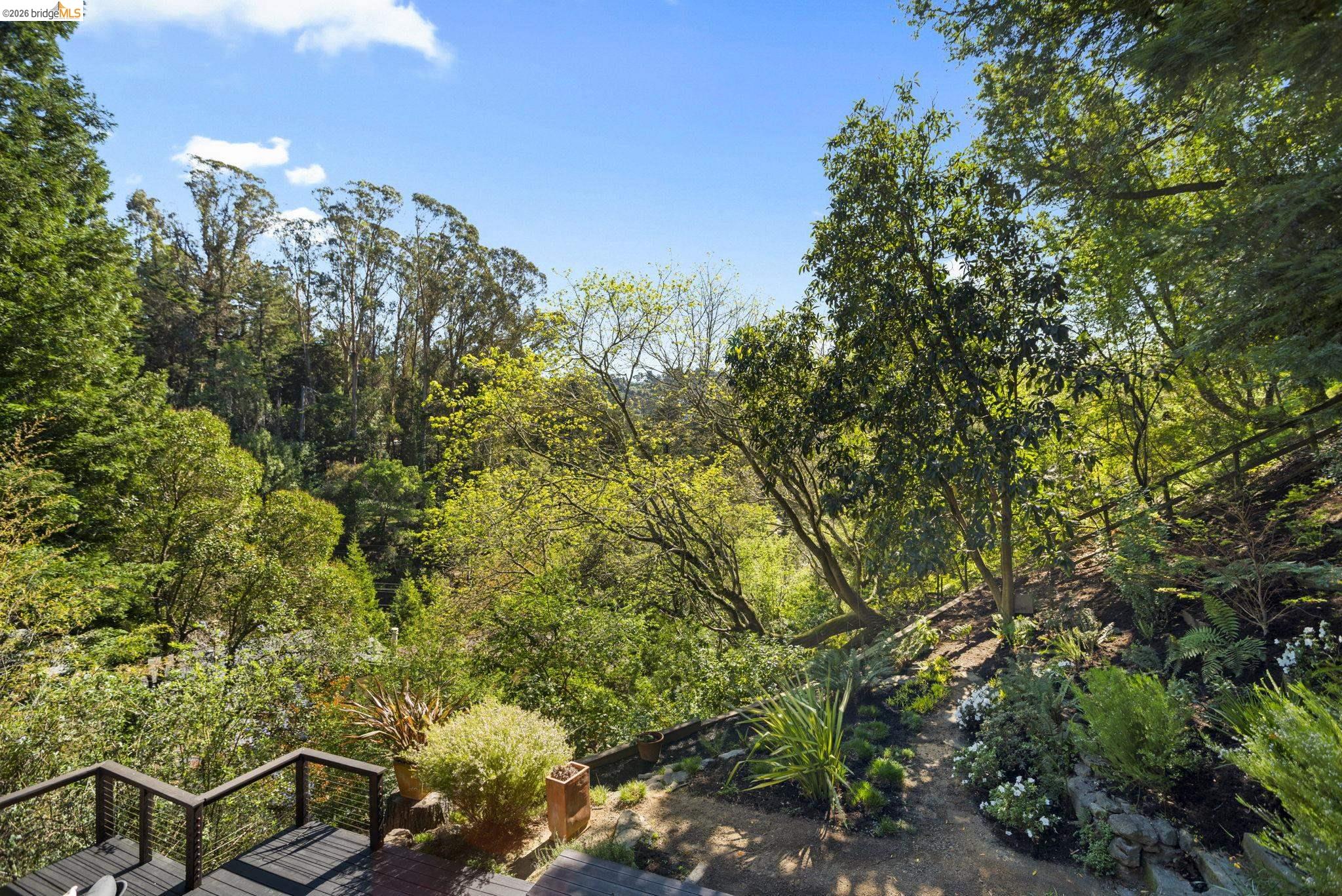 Detail Gallery Image 39 of 57 For 6966 Paso Robles Drive, Oakland,  CA 94611 - 3 Beds | 2/1 Baths