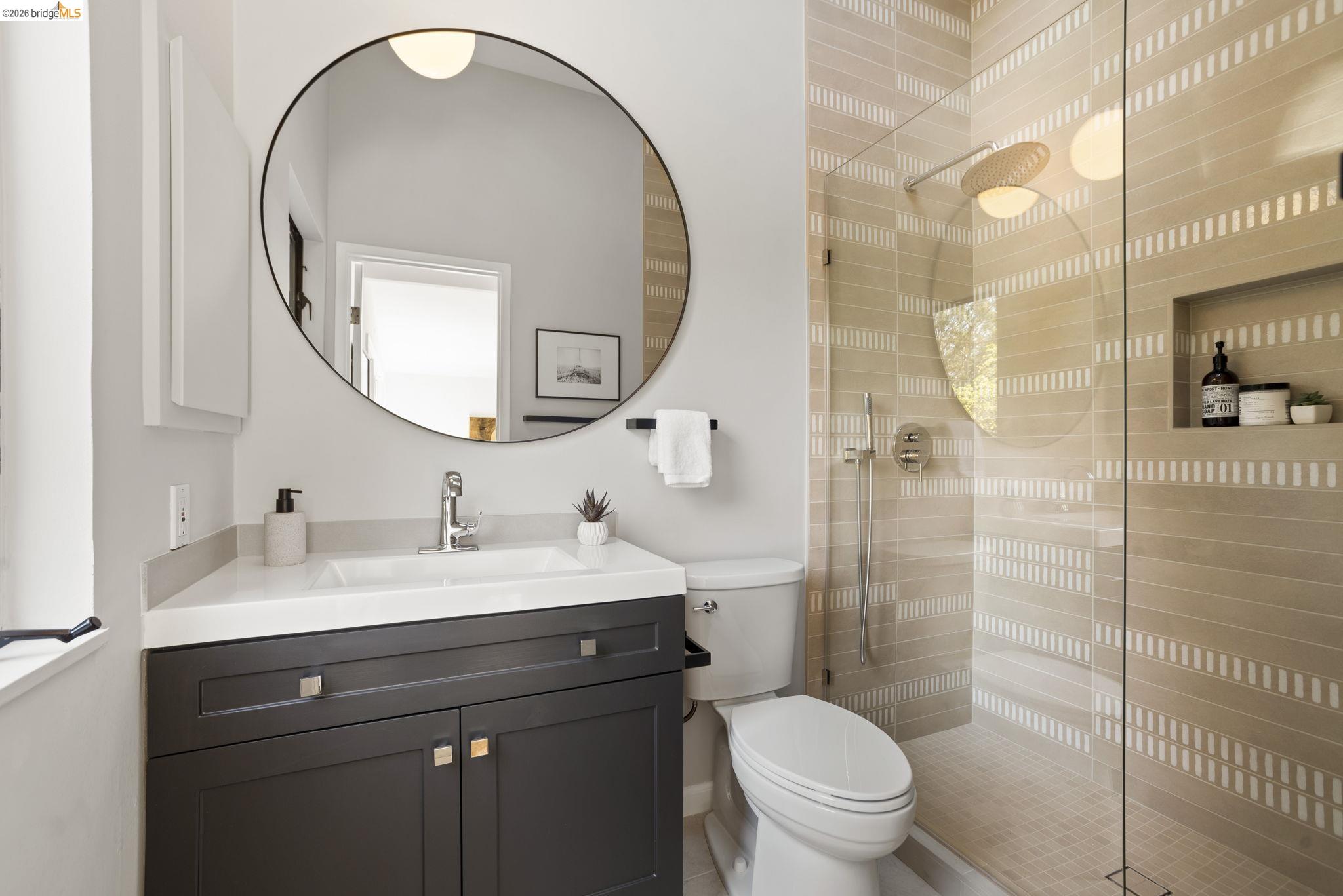 Detail Gallery Image 40 of 57 For 6966 Paso Robles Drive, Oakland,  CA 94611 - 3 Beds | 2/1 Baths