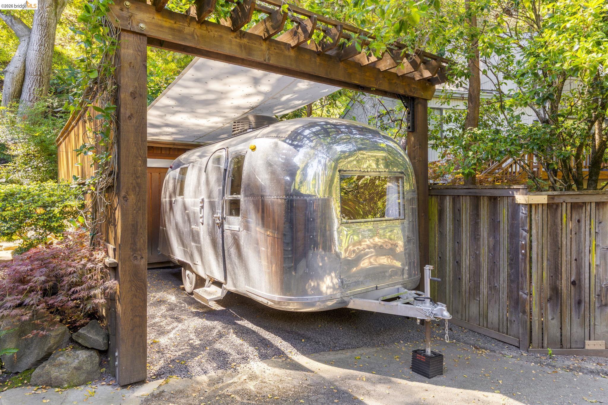 Detail Gallery Image 48 of 57 For 6966 Paso Robles Drive, Oakland,  CA 94611 - 3 Beds | 2/1 Baths