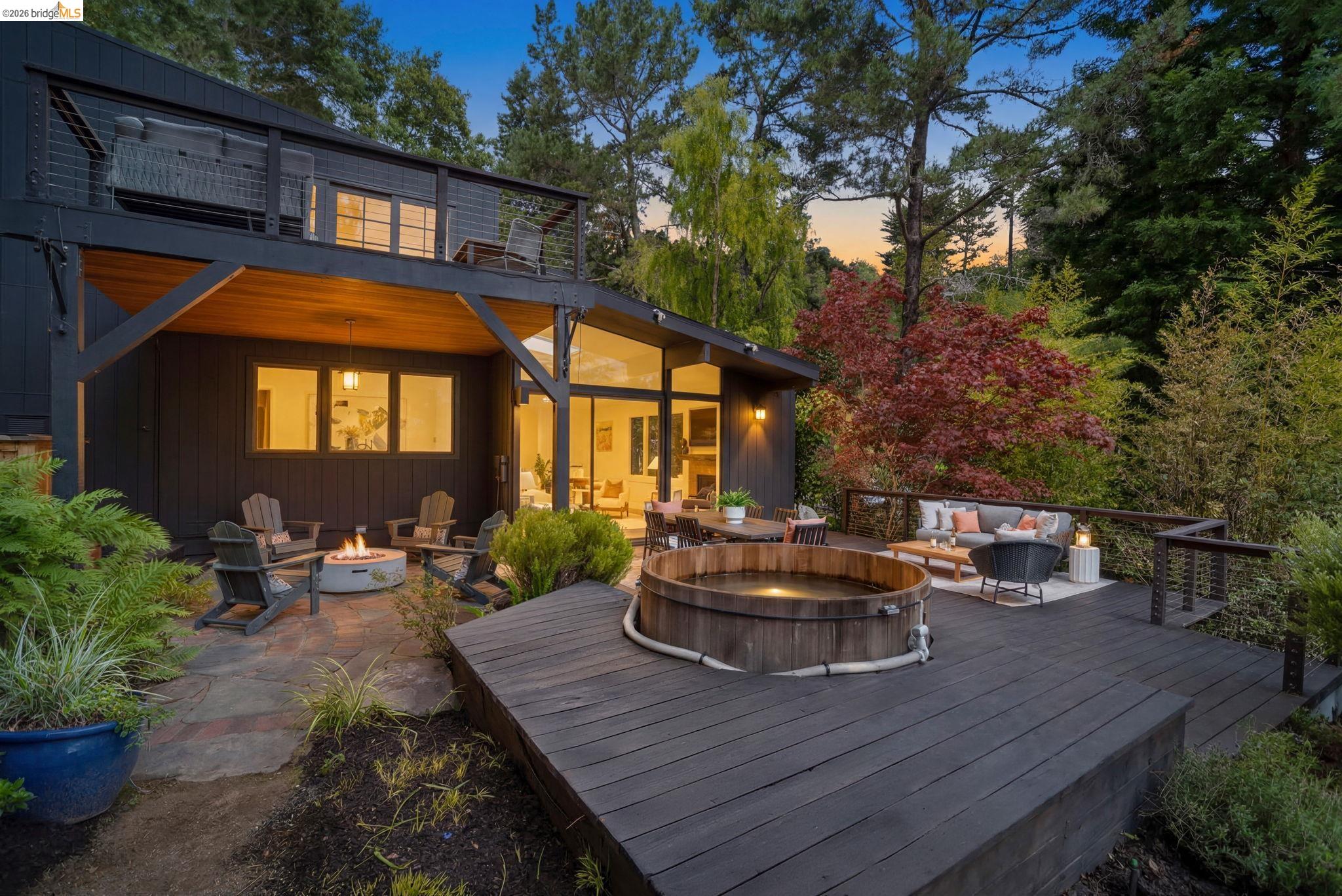 Detail Gallery Image 51 of 57 For 6966 Paso Robles Drive, Oakland,  CA 94611 - 3 Beds | 2/1 Baths