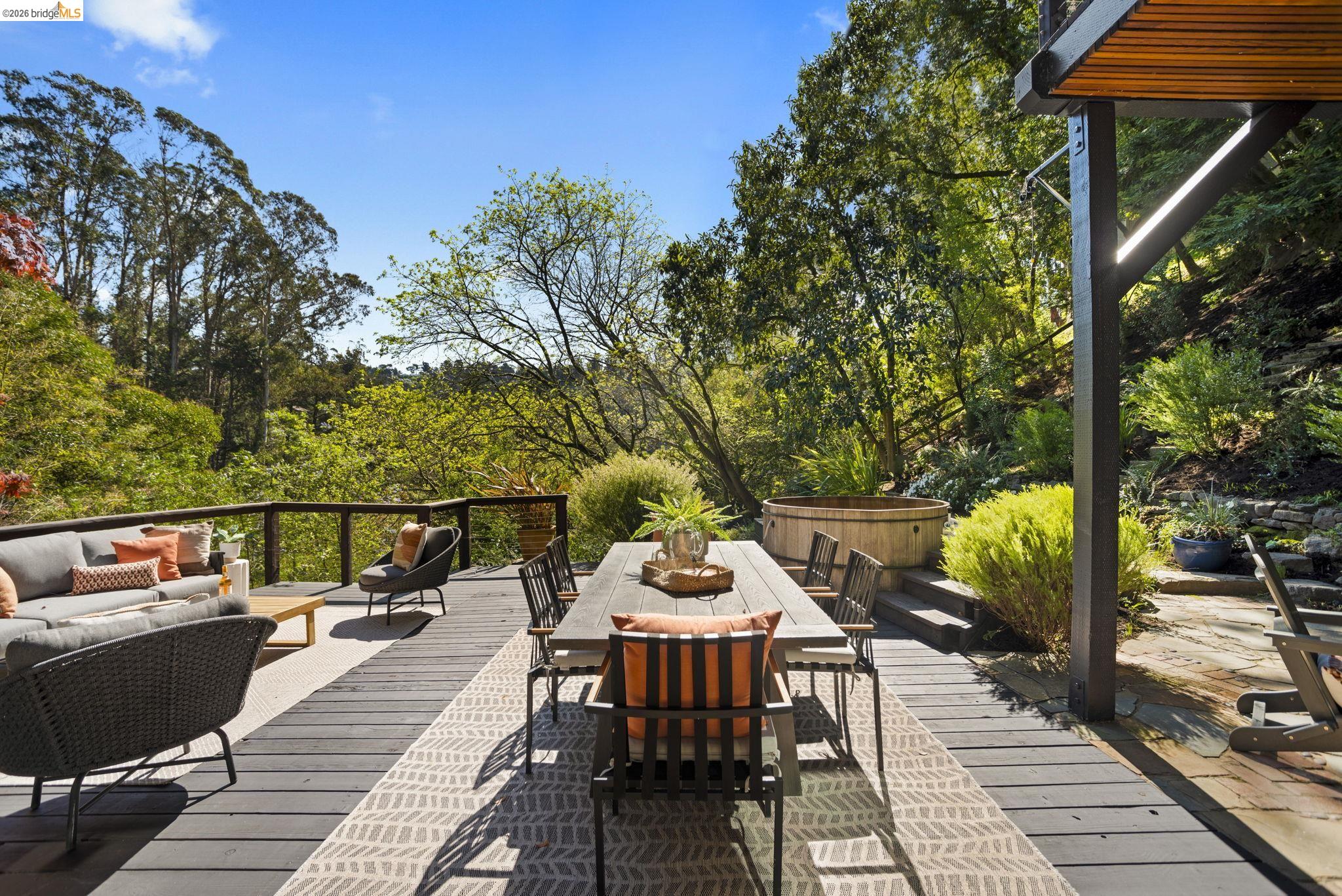 Detail Gallery Image 53 of 57 For 6966 Paso Robles Drive, Oakland,  CA 94611 - 3 Beds | 2/1 Baths