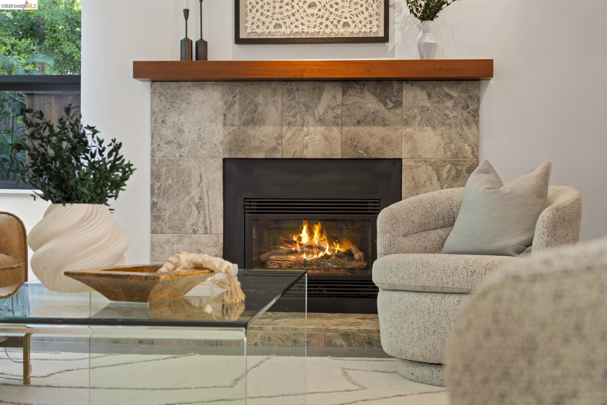 Detail Gallery Image 7 of 57 For 6966 Paso Robles Drive, Oakland,  CA 94611 - 3 Beds | 2/1 Baths