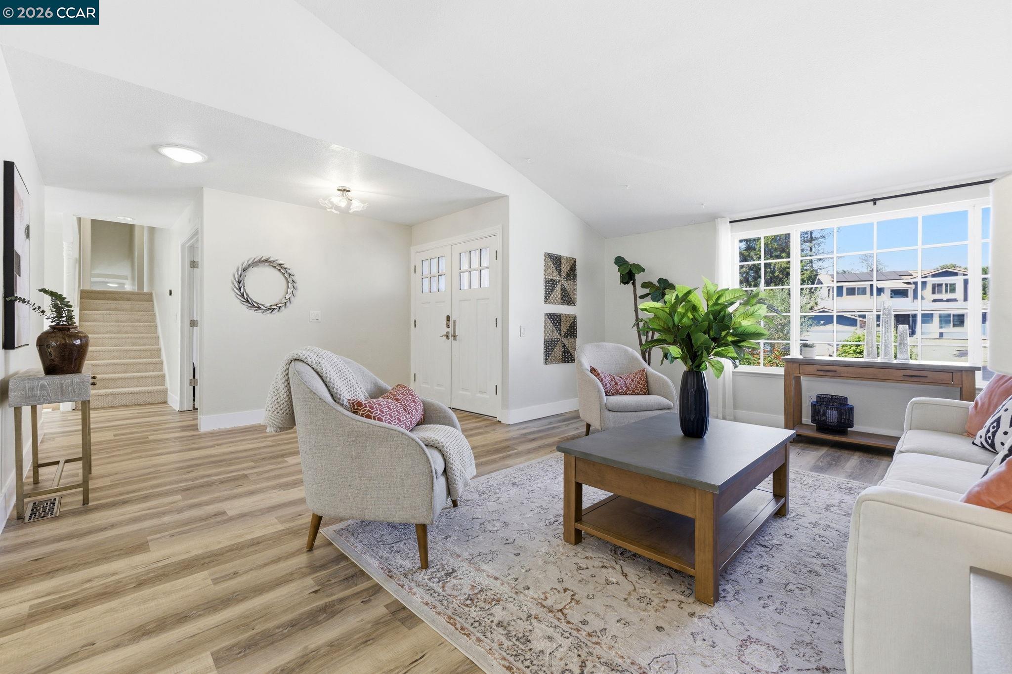 Detail Gallery Image 4 of 36 For 5612 Frank Pl, Clayton,  CA 94517 - 4 Beds | 2/1 Baths