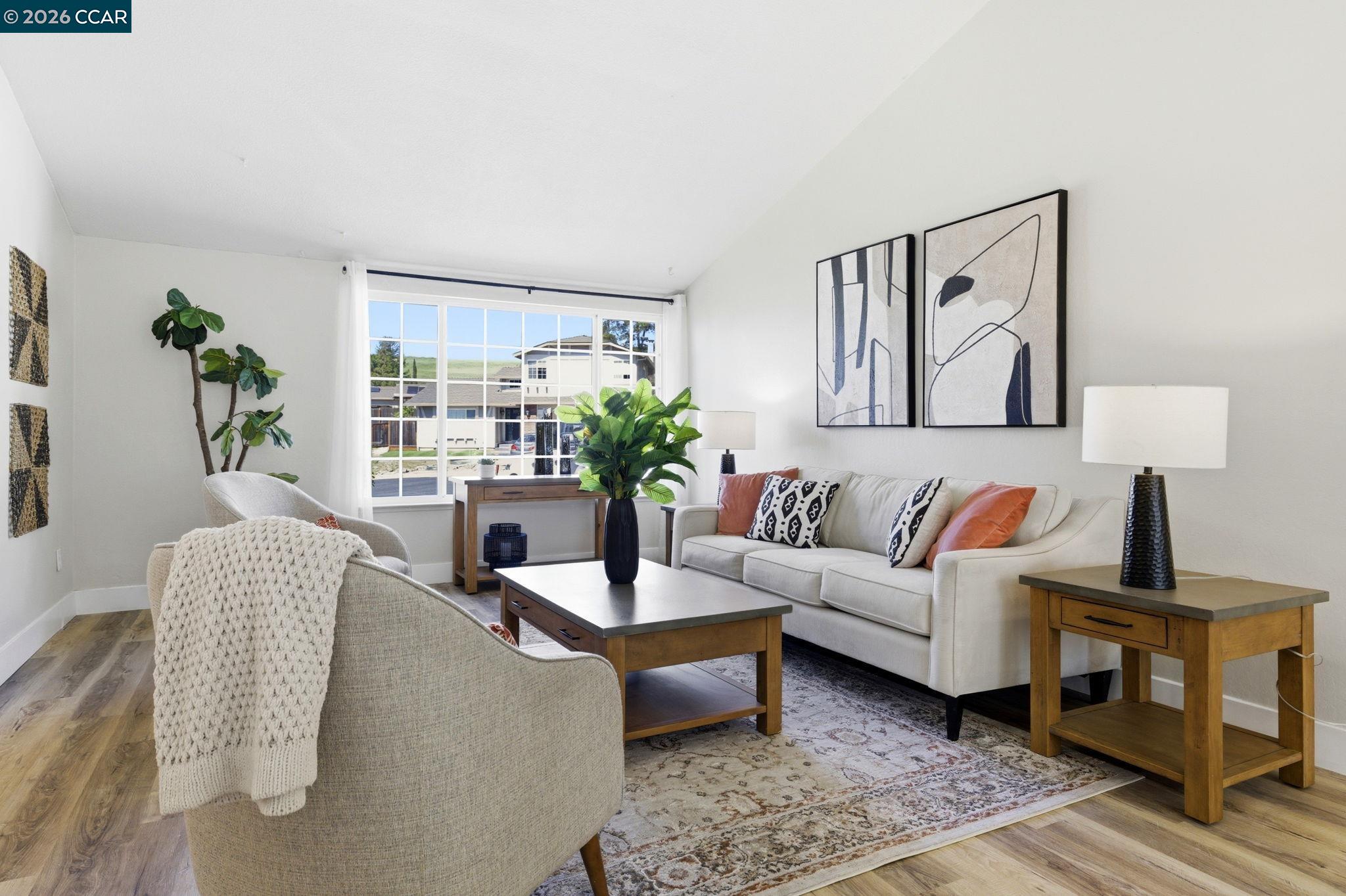 Detail Gallery Image 5 of 36 For 5612 Frank Pl, Clayton,  CA 94517 - 4 Beds | 2/1 Baths