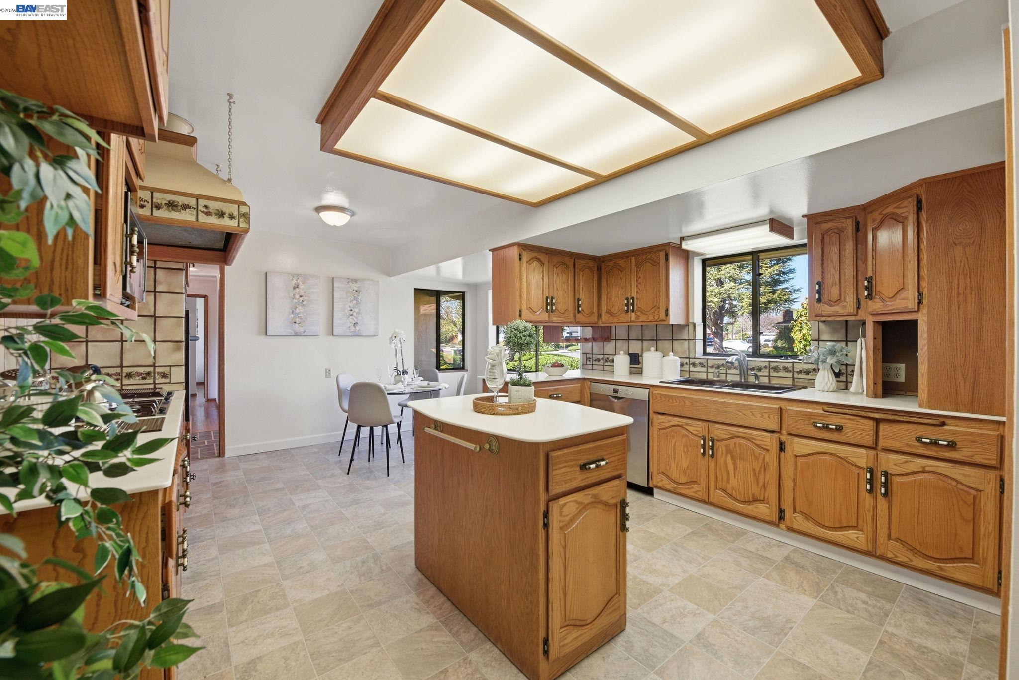 Detail Gallery Image 16 of 60 For 38149 Glenmoor Dr., Fremont,  CA 94536-6704 - 4 Beds | 2 Baths