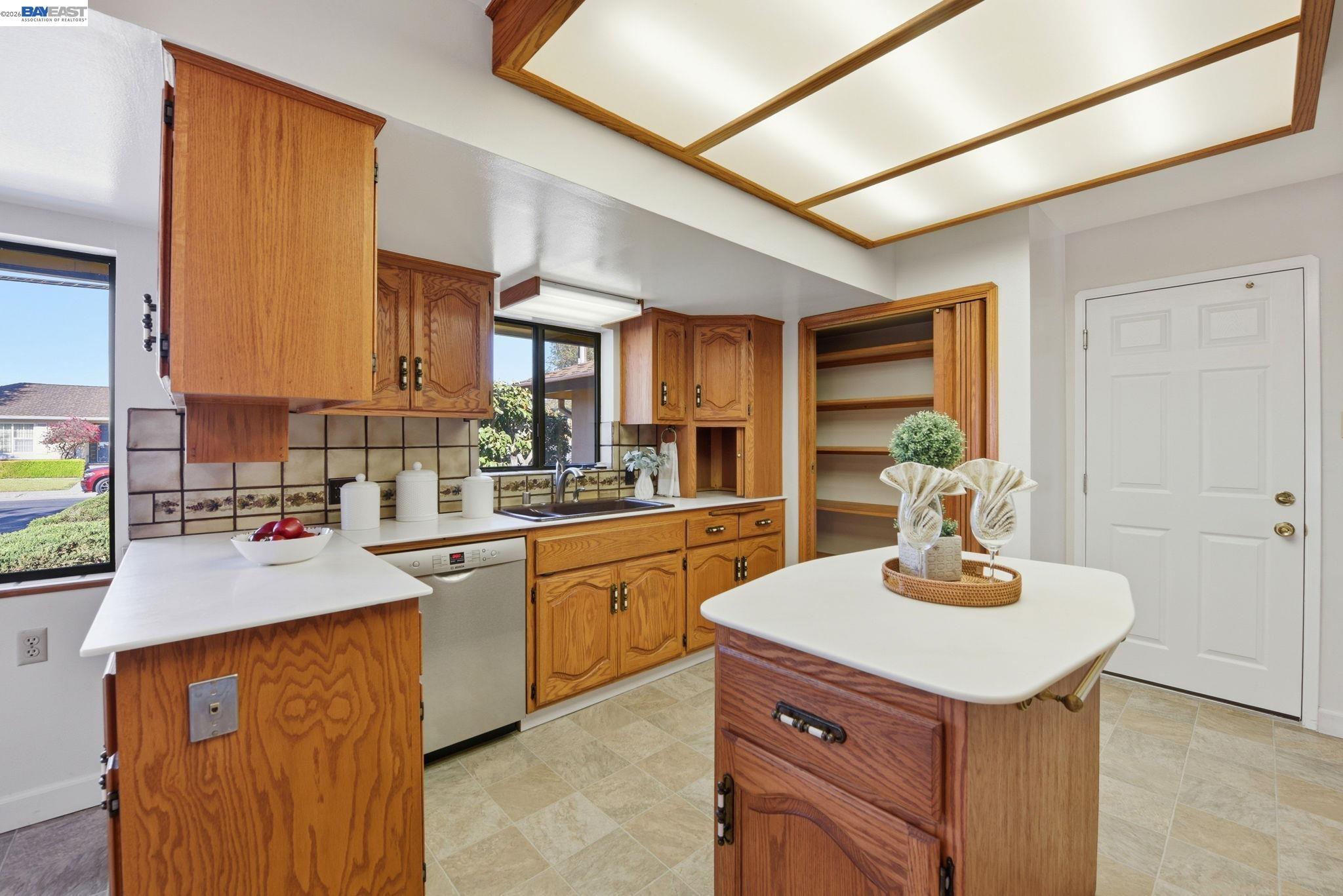 Detail Gallery Image 19 of 60 For 38149 Glenmoor Dr., Fremont,  CA 94536-6704 - 4 Beds | 2 Baths