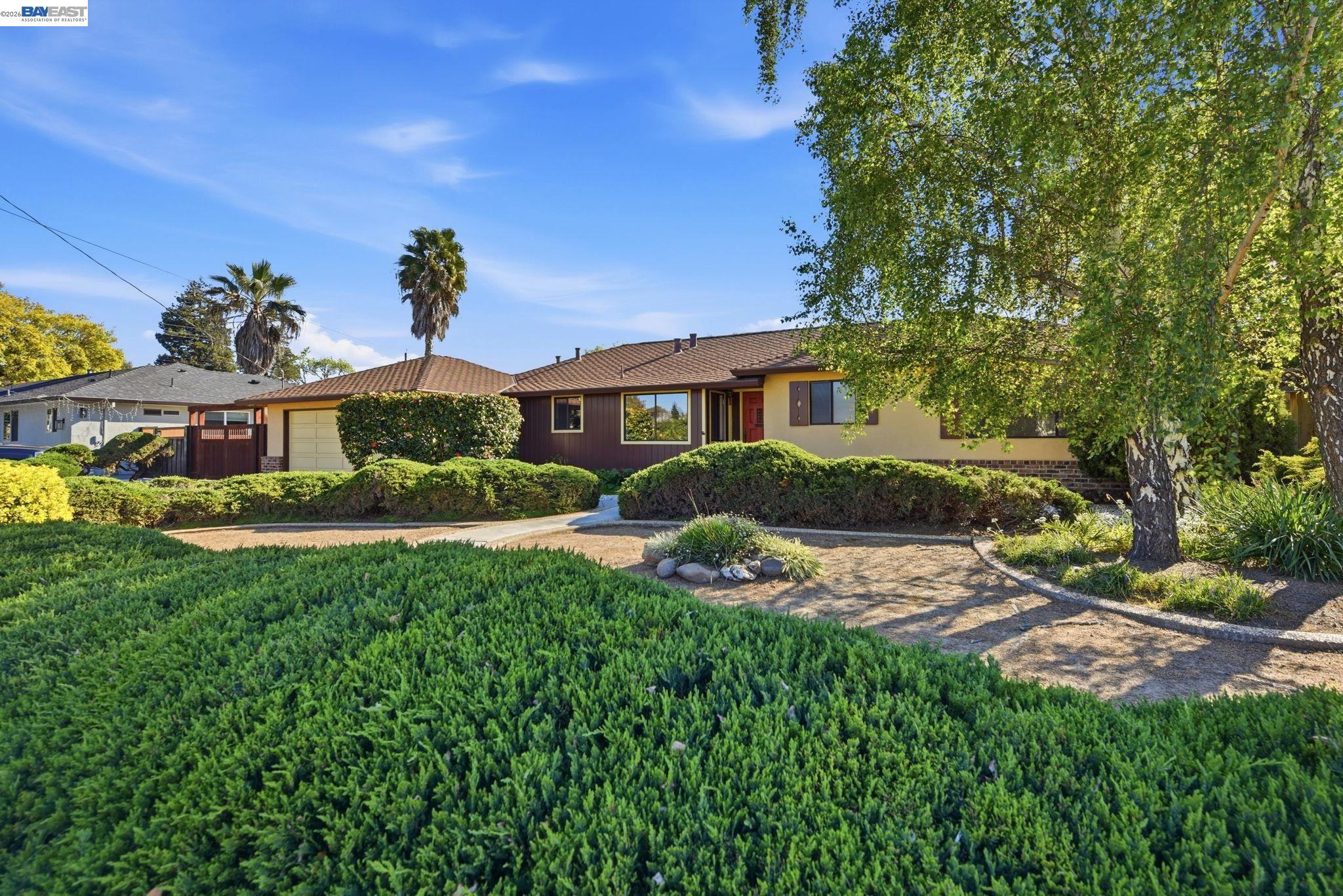 Detail Gallery Image 3 of 60 For 38149 Glenmoor Dr., Fremont,  CA 94536-6704 - 4 Beds | 2 Baths