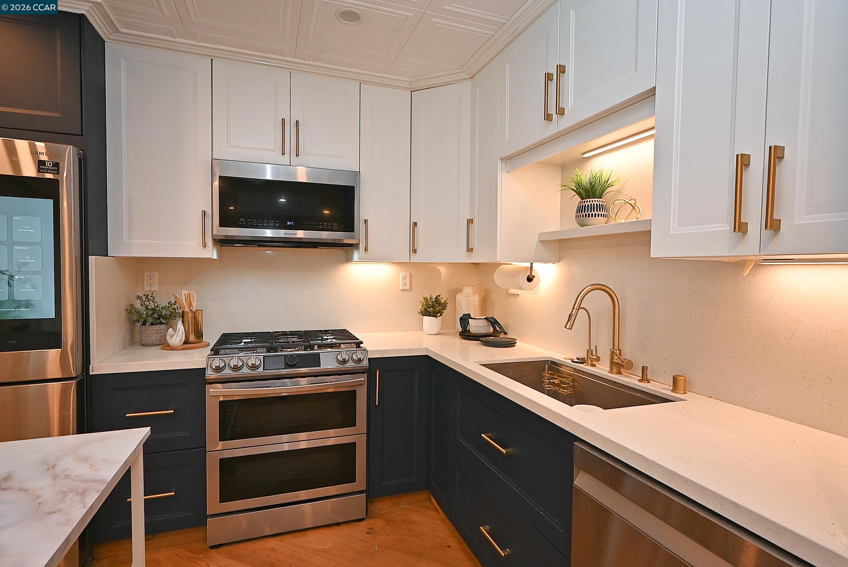 Photo #3: 41127835 Listing: Photo #3