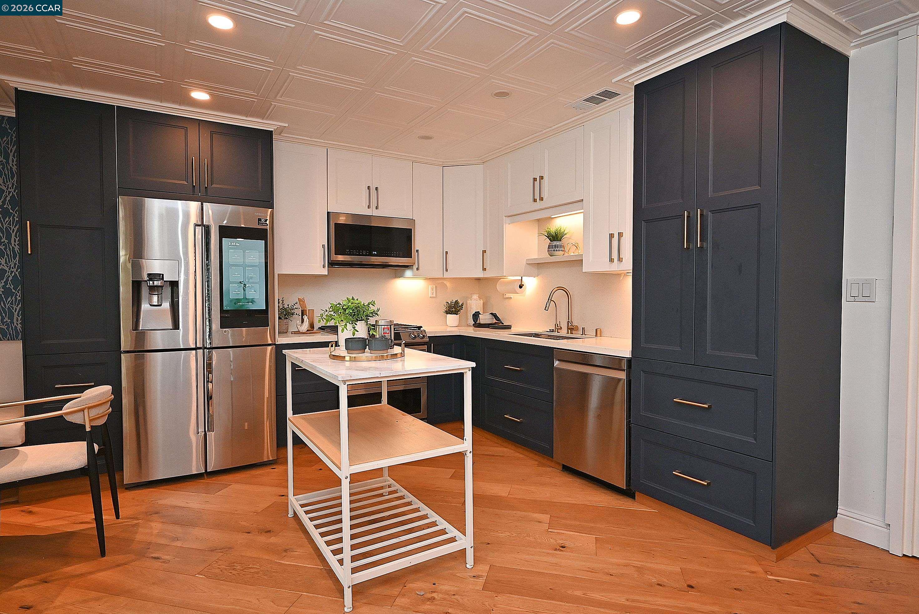 Photo #4: 41127835 Listing: Photo #4